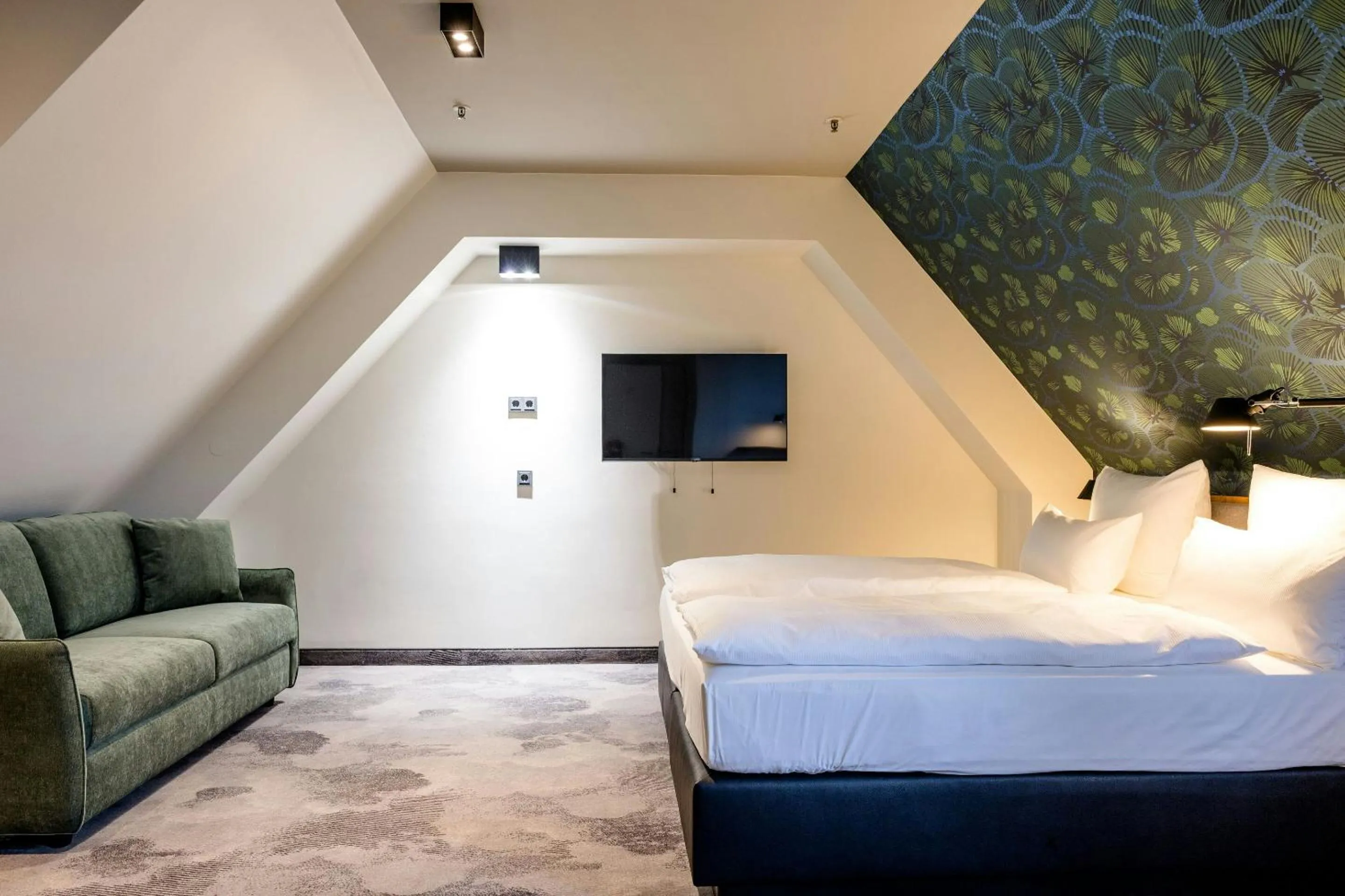 Photo of the whole room, Bed in Motel One Frankfurt-Hauptbahnhof
