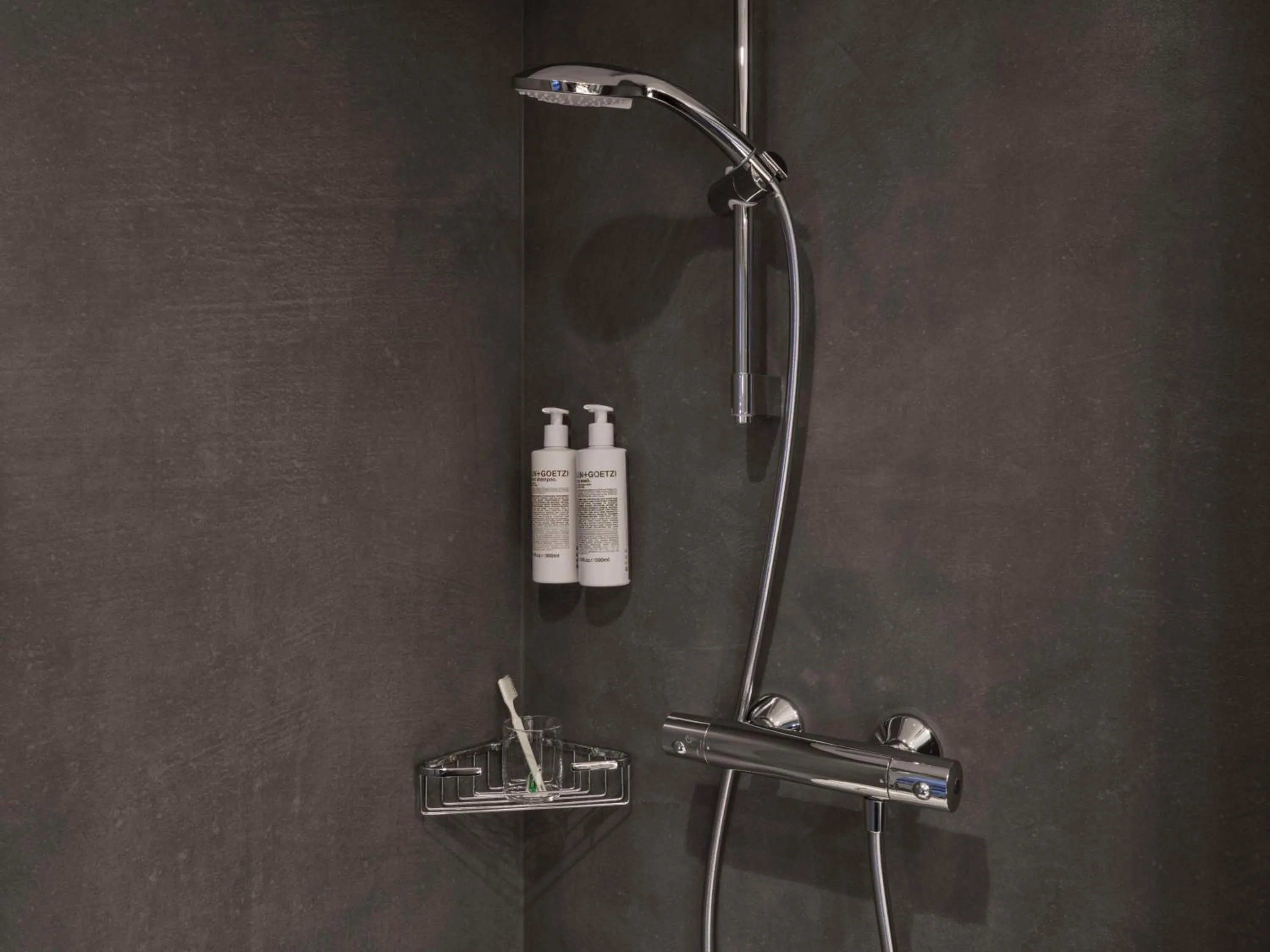 Bathroom in Flemings Hotel Frankfurt-Central