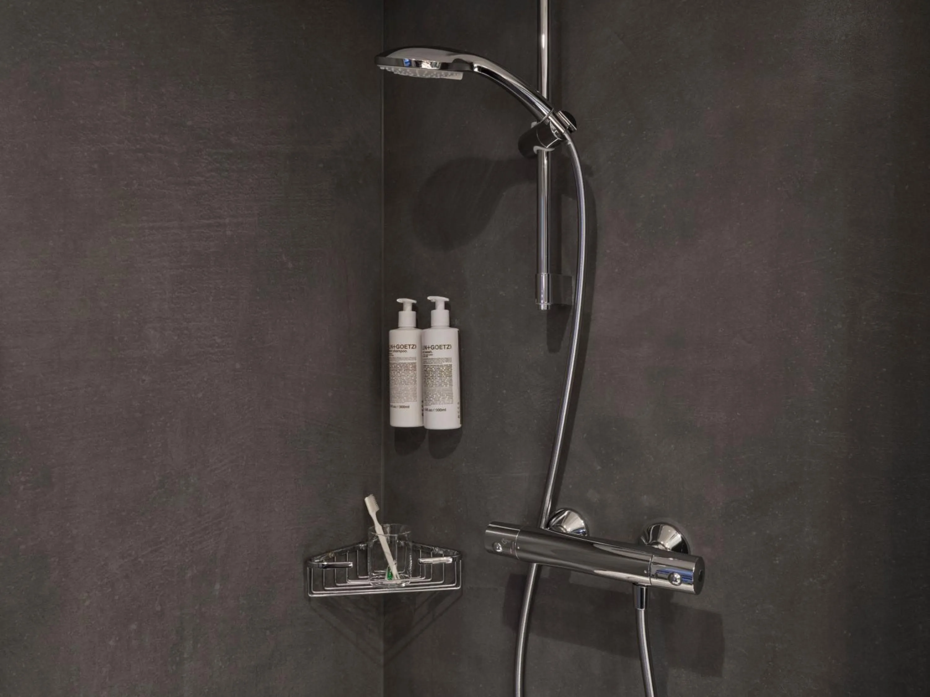 Bathroom in Flemings Hotel Frankfurt-Central