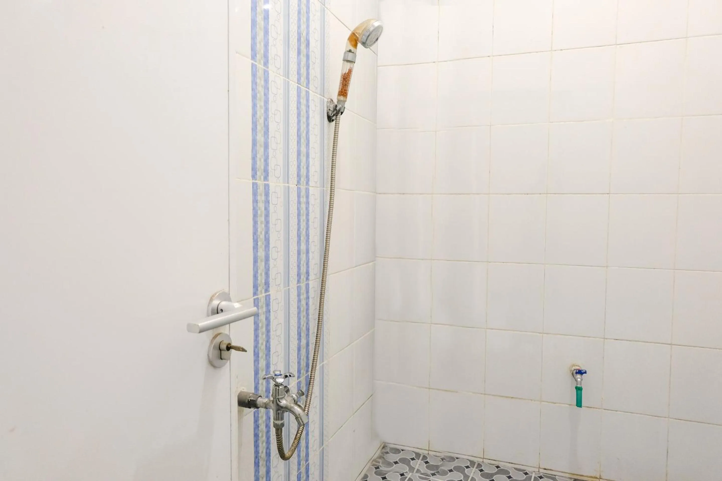 Bathroom in SPOT ON 2723 Gatsu Kost