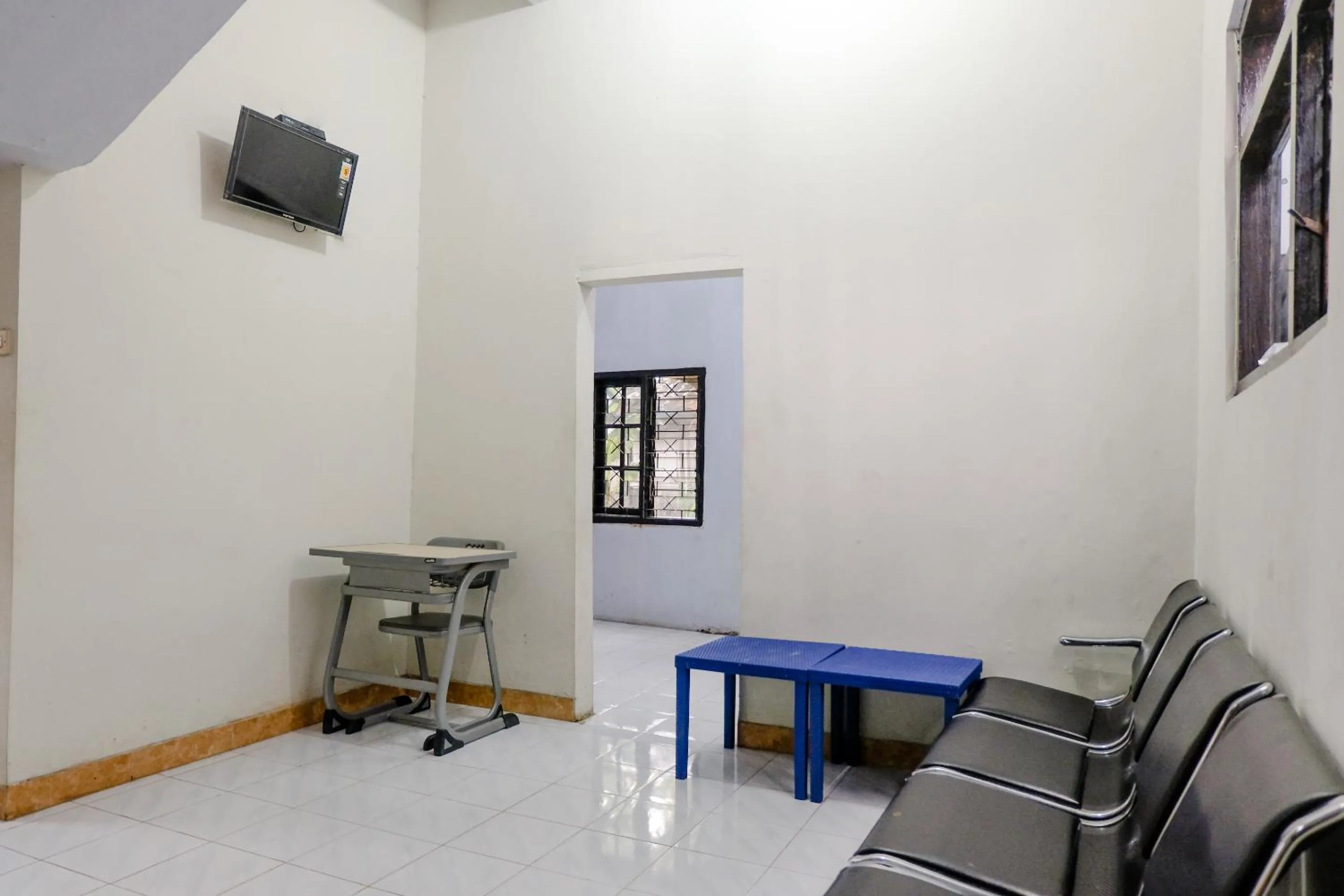 Seating area in SPOT ON 2723 Gatsu Kost