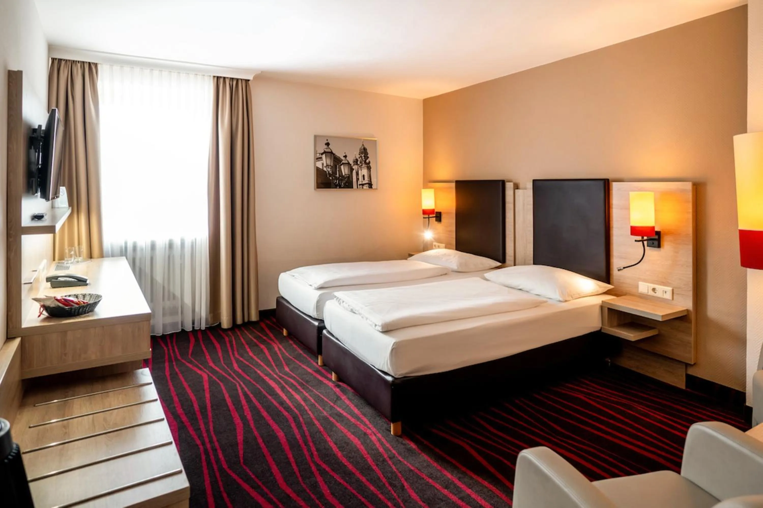 Photo of the whole room, Bed in Europäischer Hof