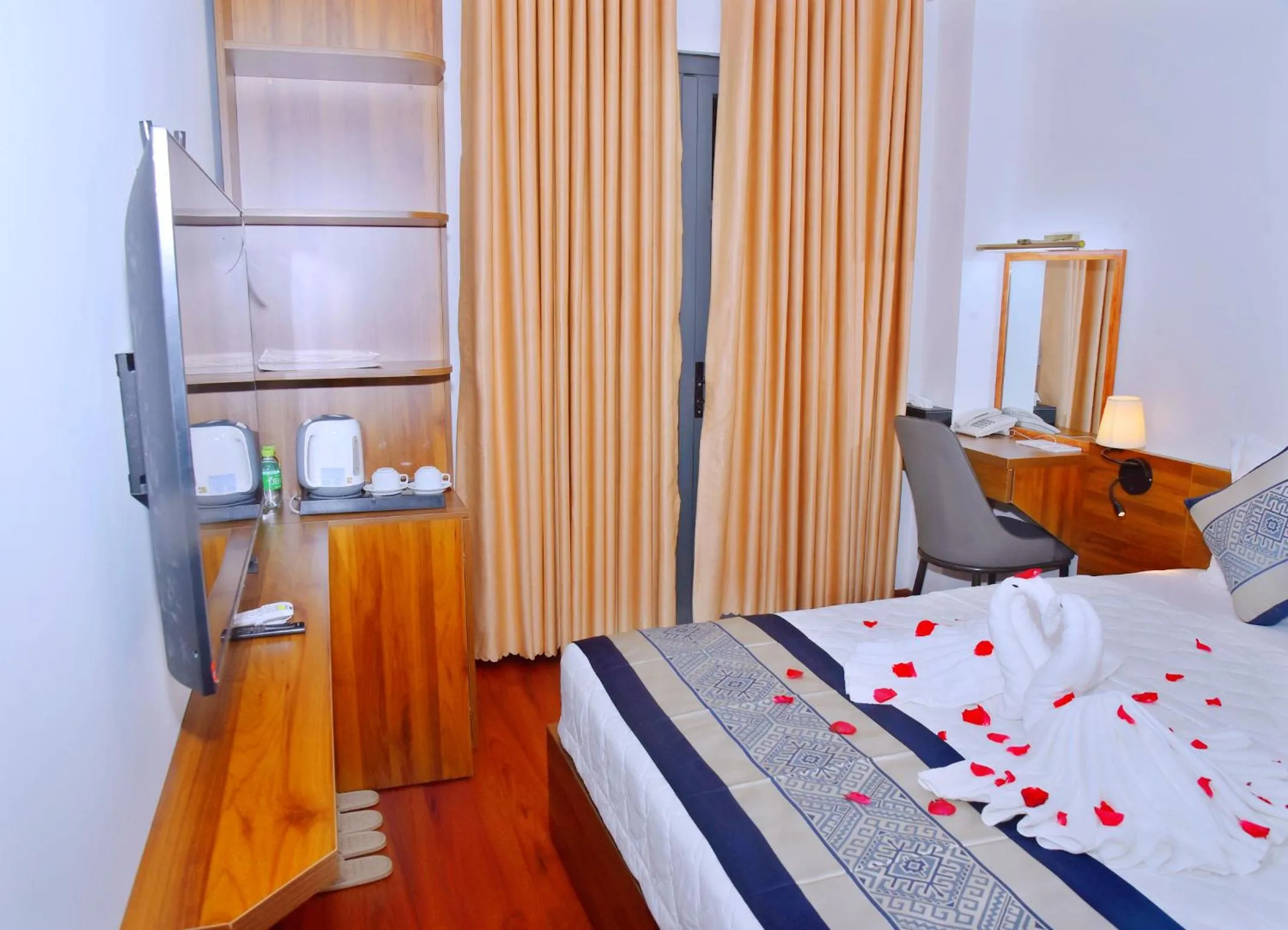 Bed in GOLD CITY Hotel