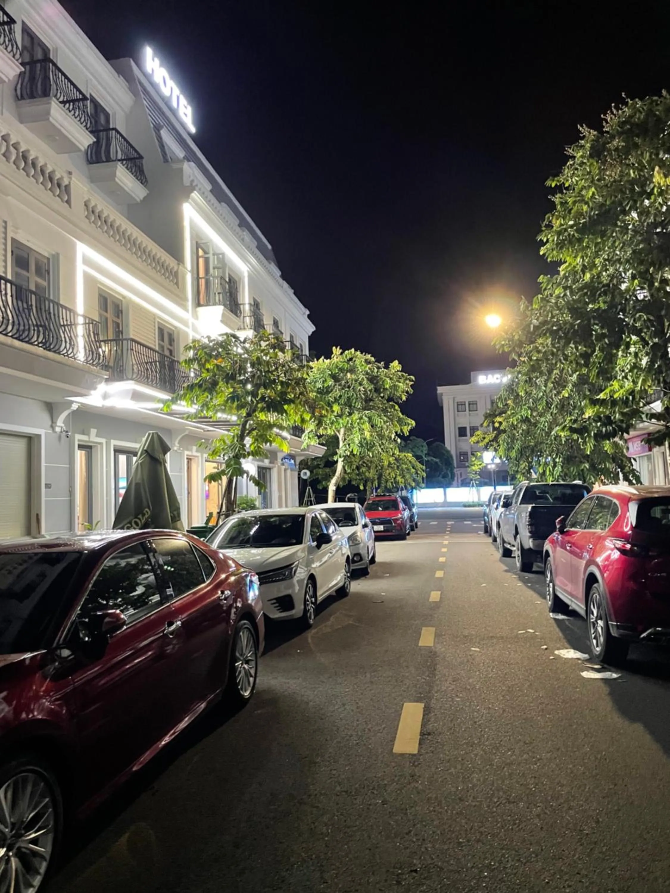 Night in GOLD CITY Hotel