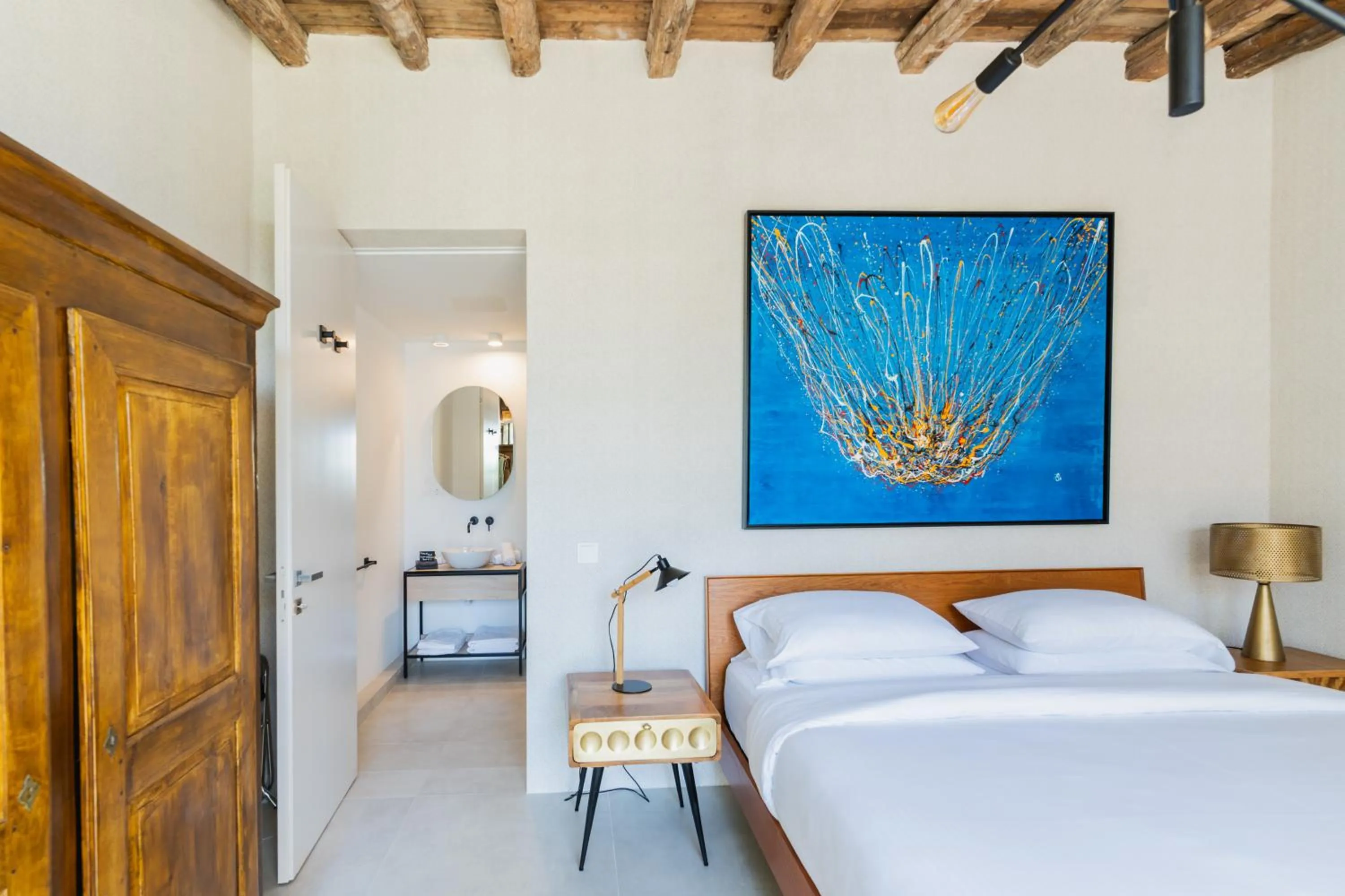 Bathroom, Bed in The Pearl - Marbella