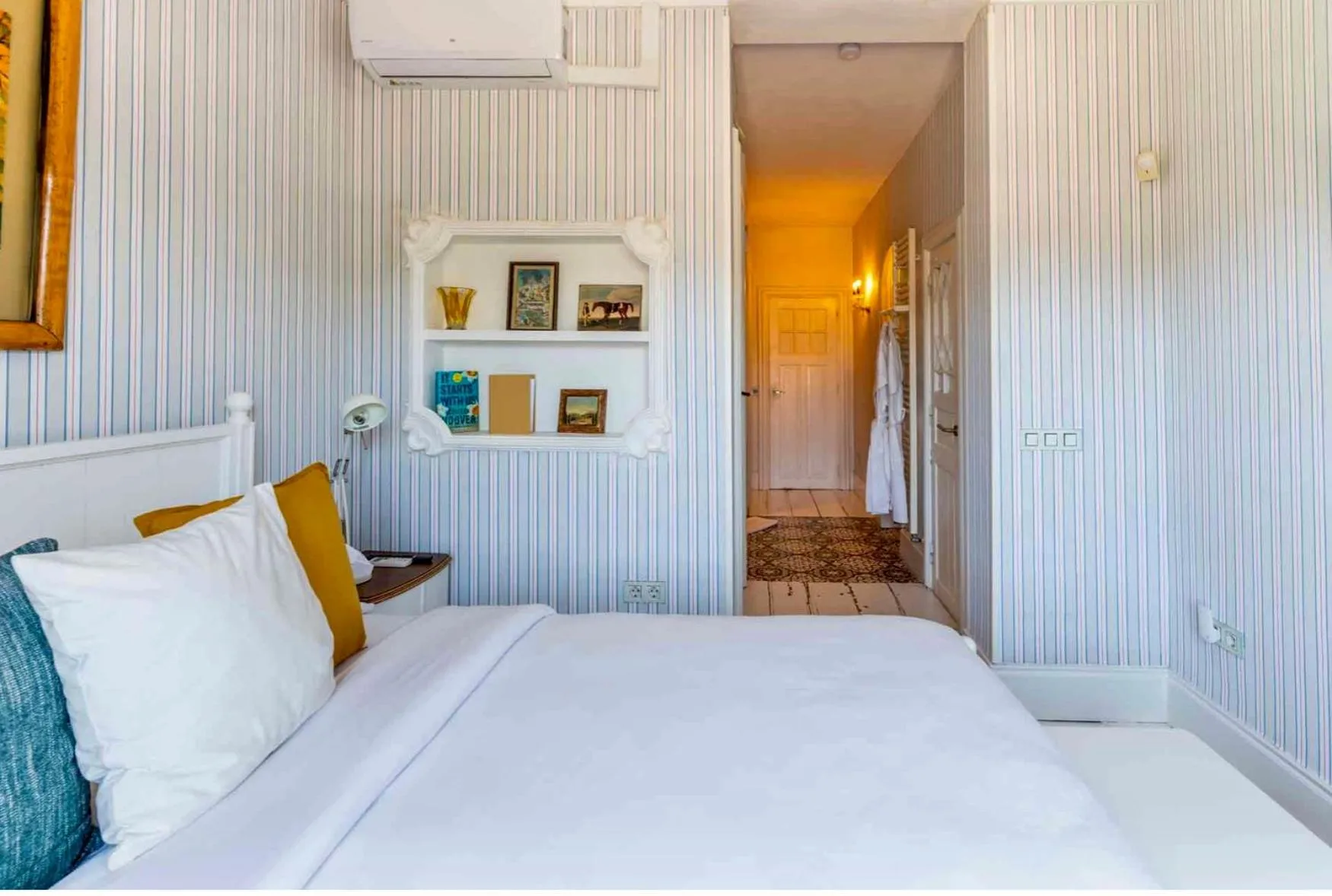 Bed in The Pearl - Marbella