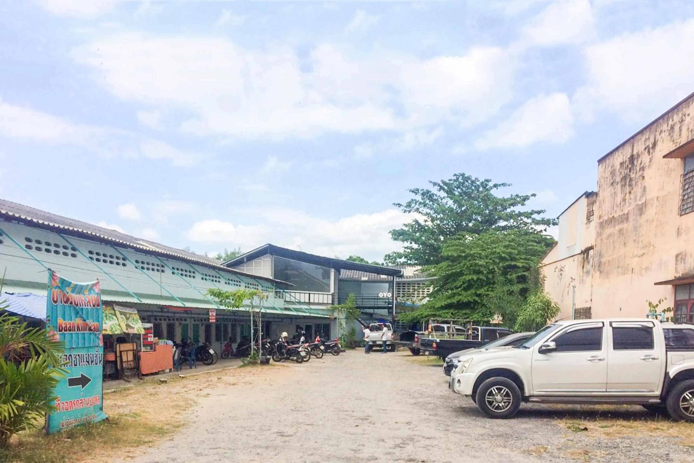 Property building in Baan Kim Lian SHA