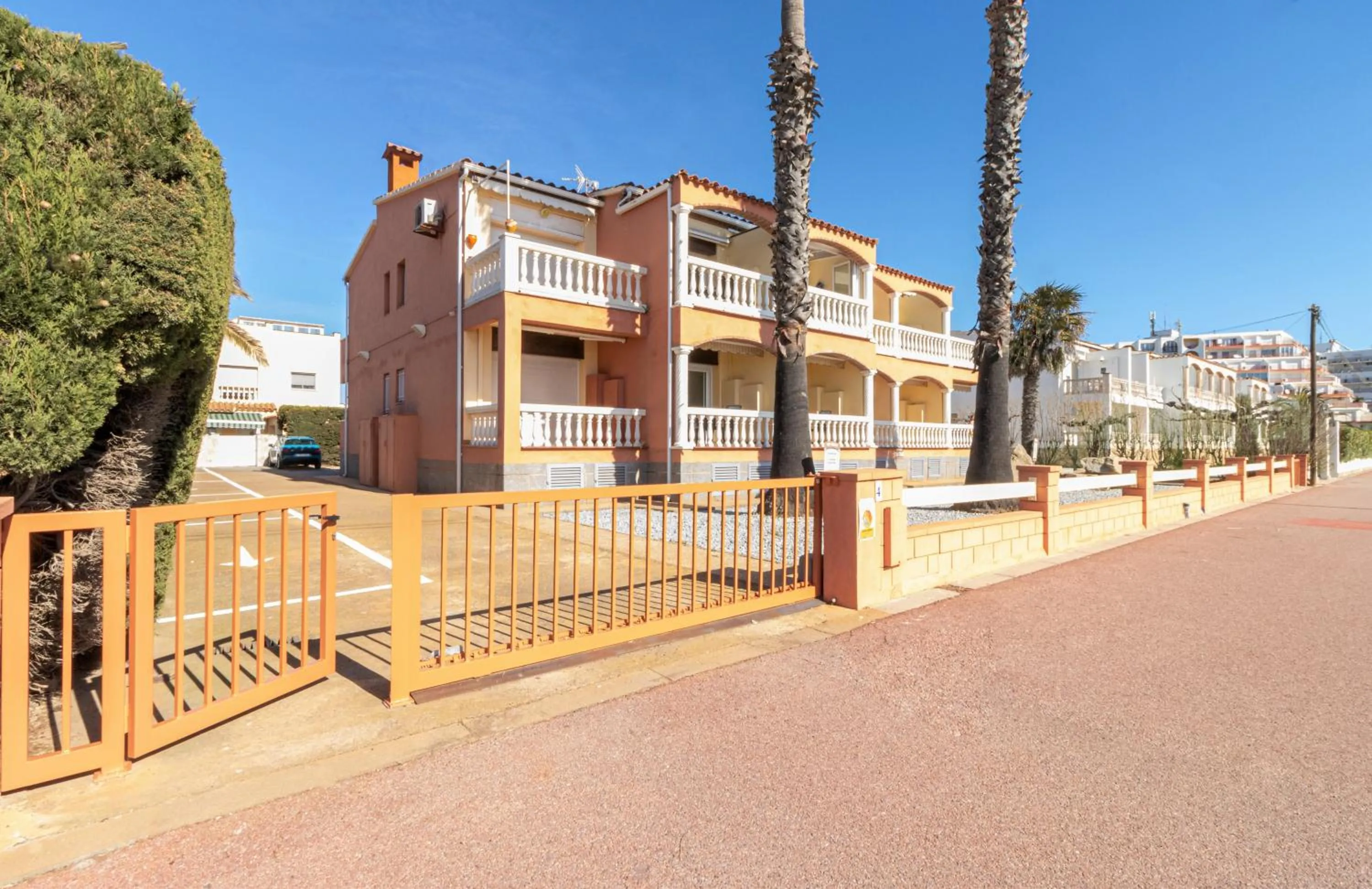 Property building in Apart-rent Apartament Bahia 0023