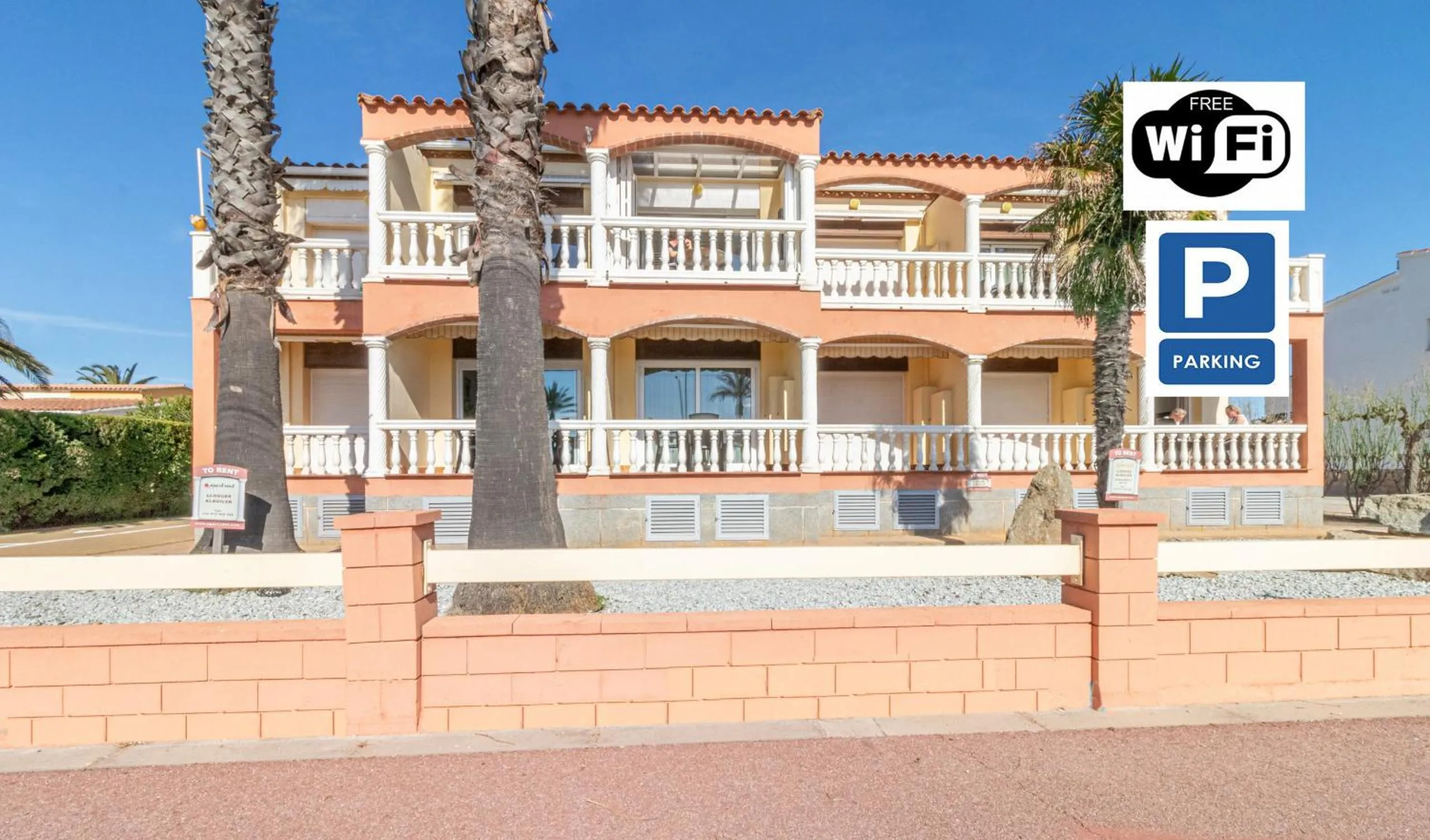 Facade/entrance in Apart-rent Apartament Bahia 0023