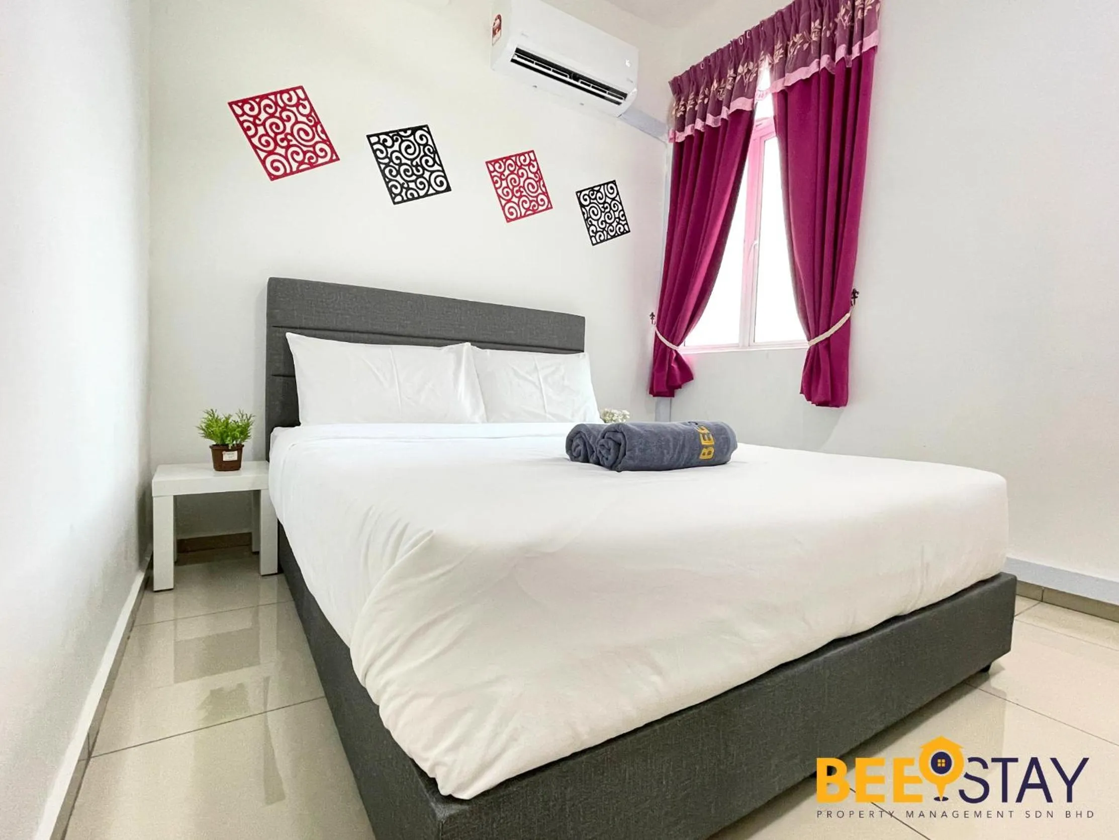 Photo of the whole room, Bed in KLIA Ehsan Residences Sepang Nilai