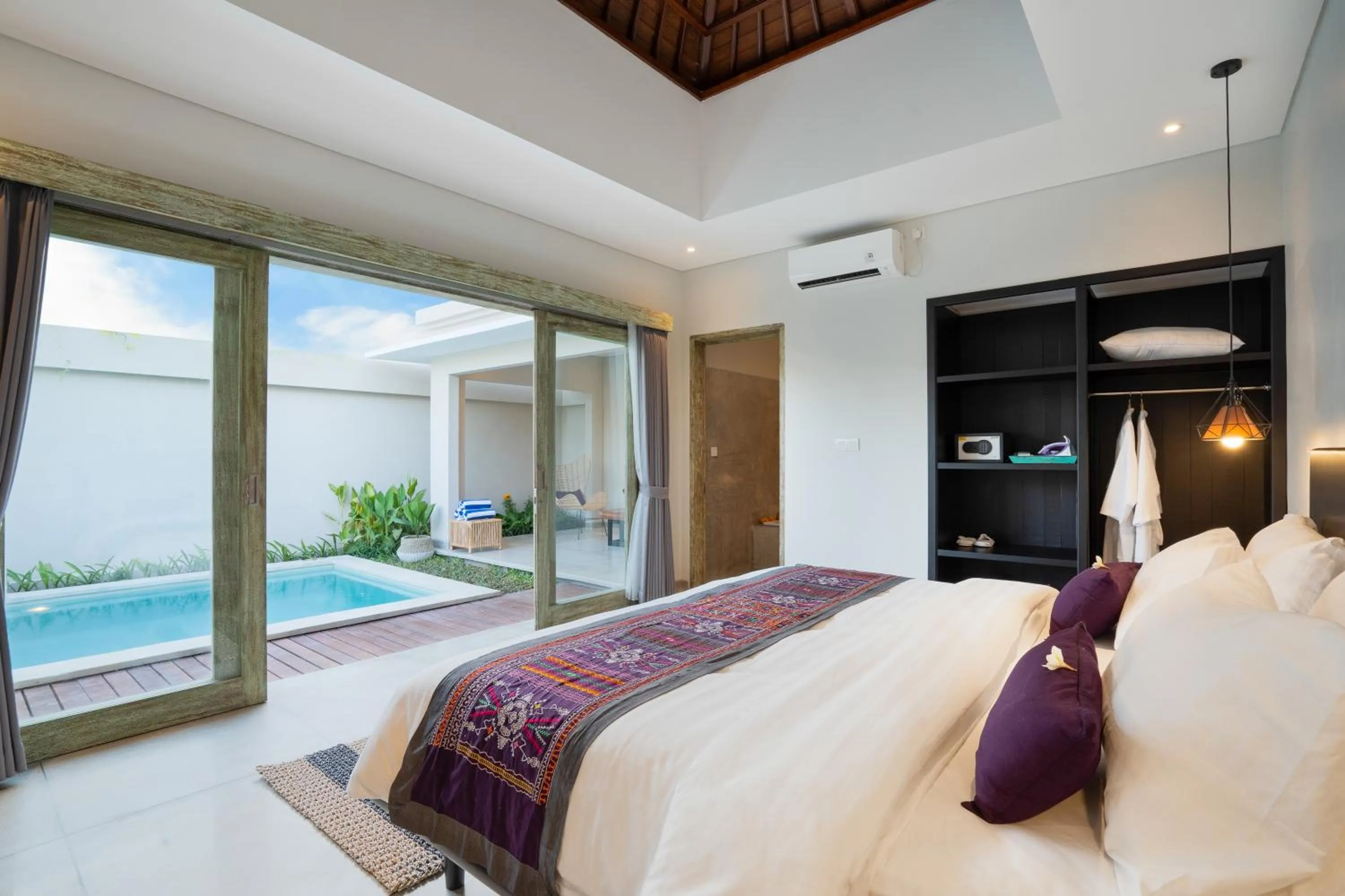Day, Bed in La Numa Villas Canggu