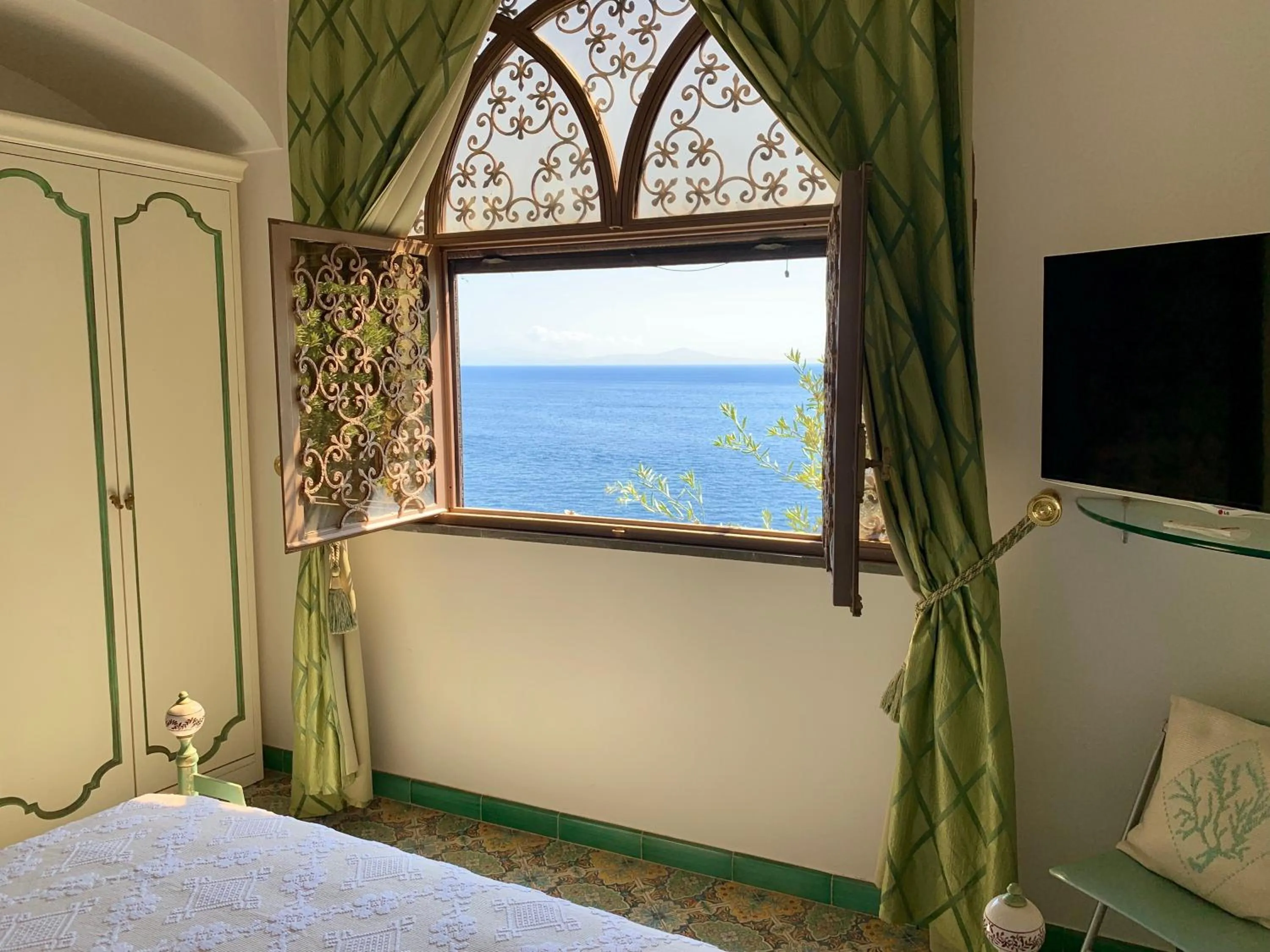 Bed in Villa Le Baste