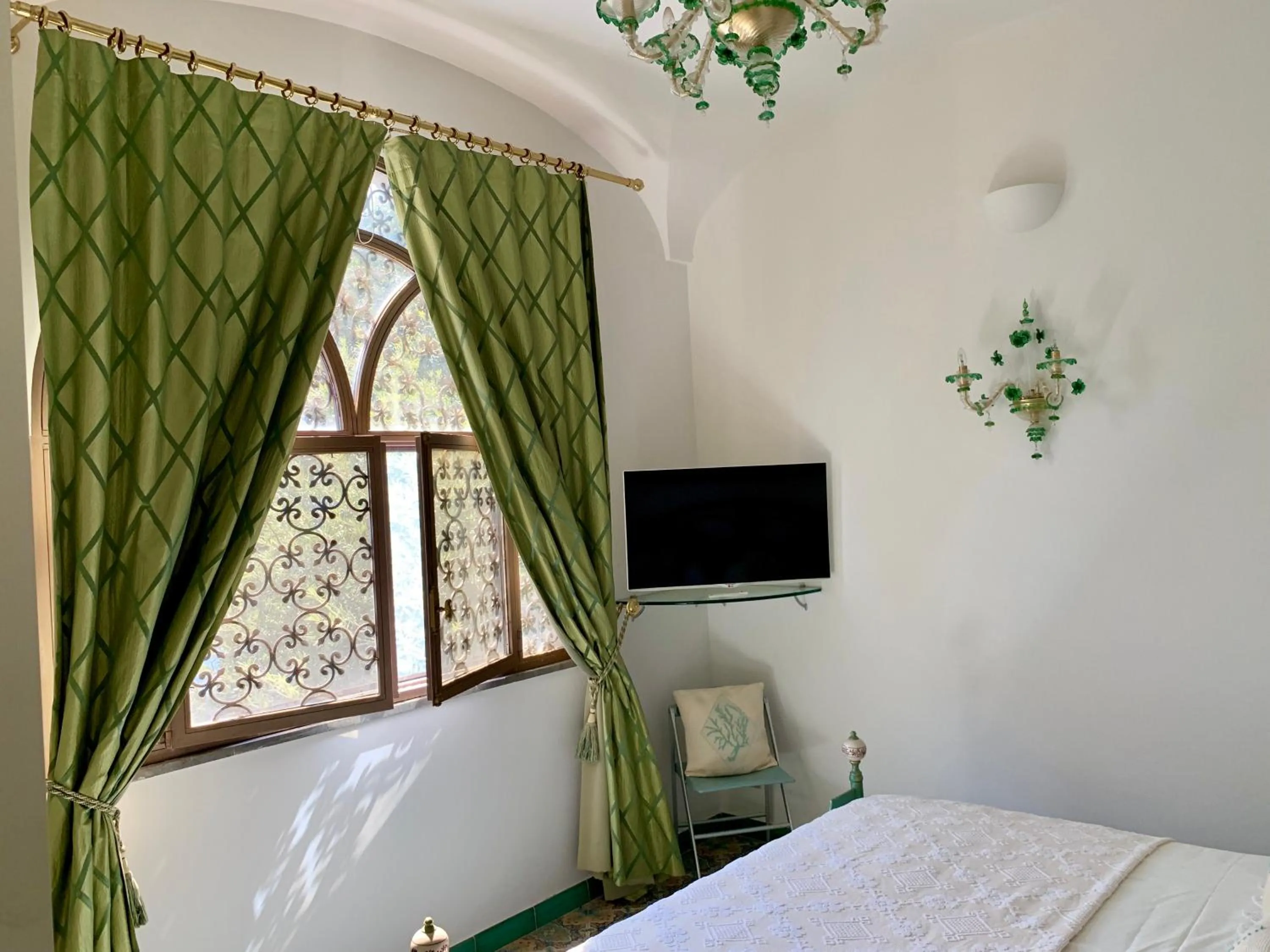 Bed in Villa Le Baste