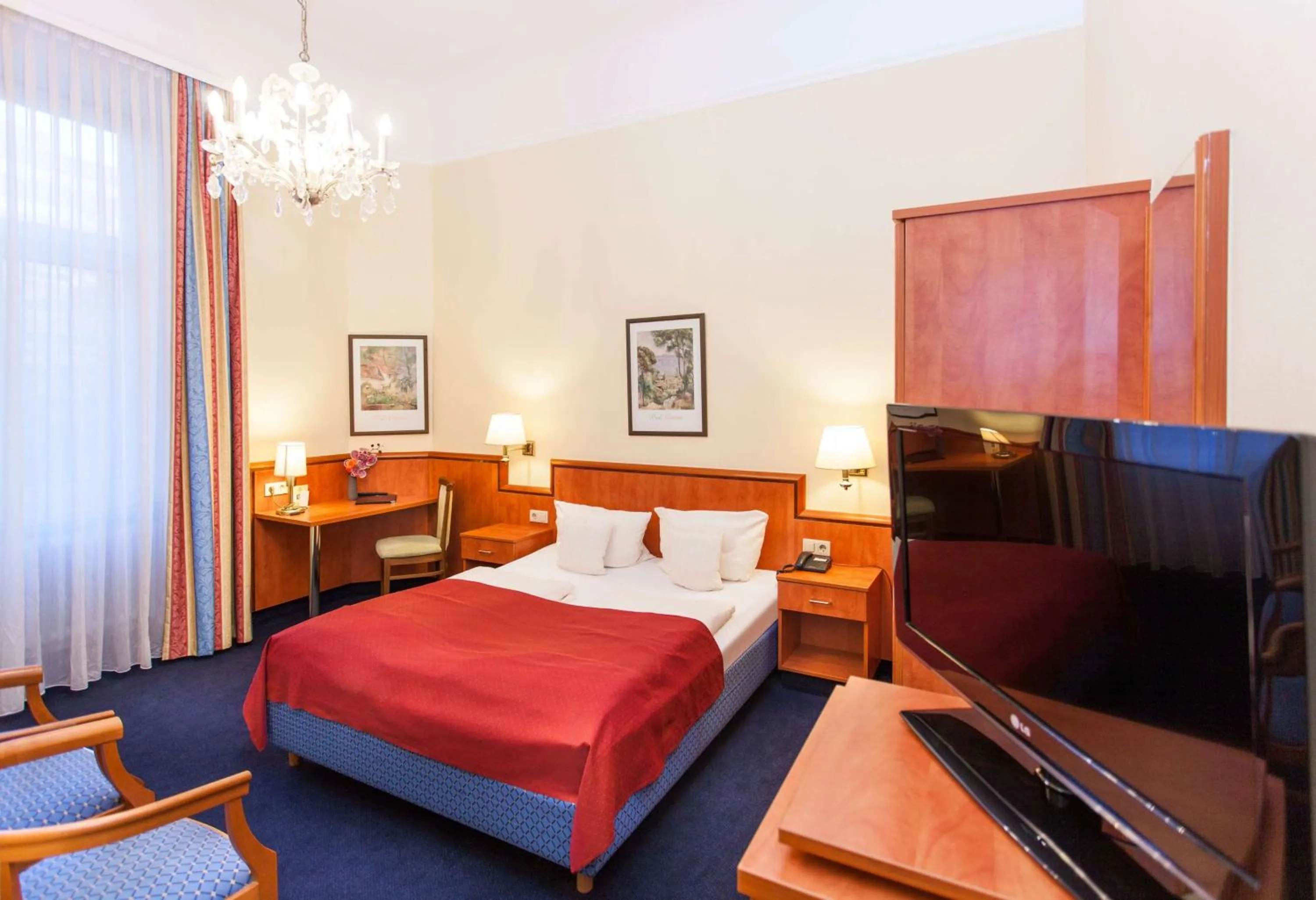 Photo of the whole room, Bed in Centro Hotel National Frankfurt City, Trademark Collection by Wyndham