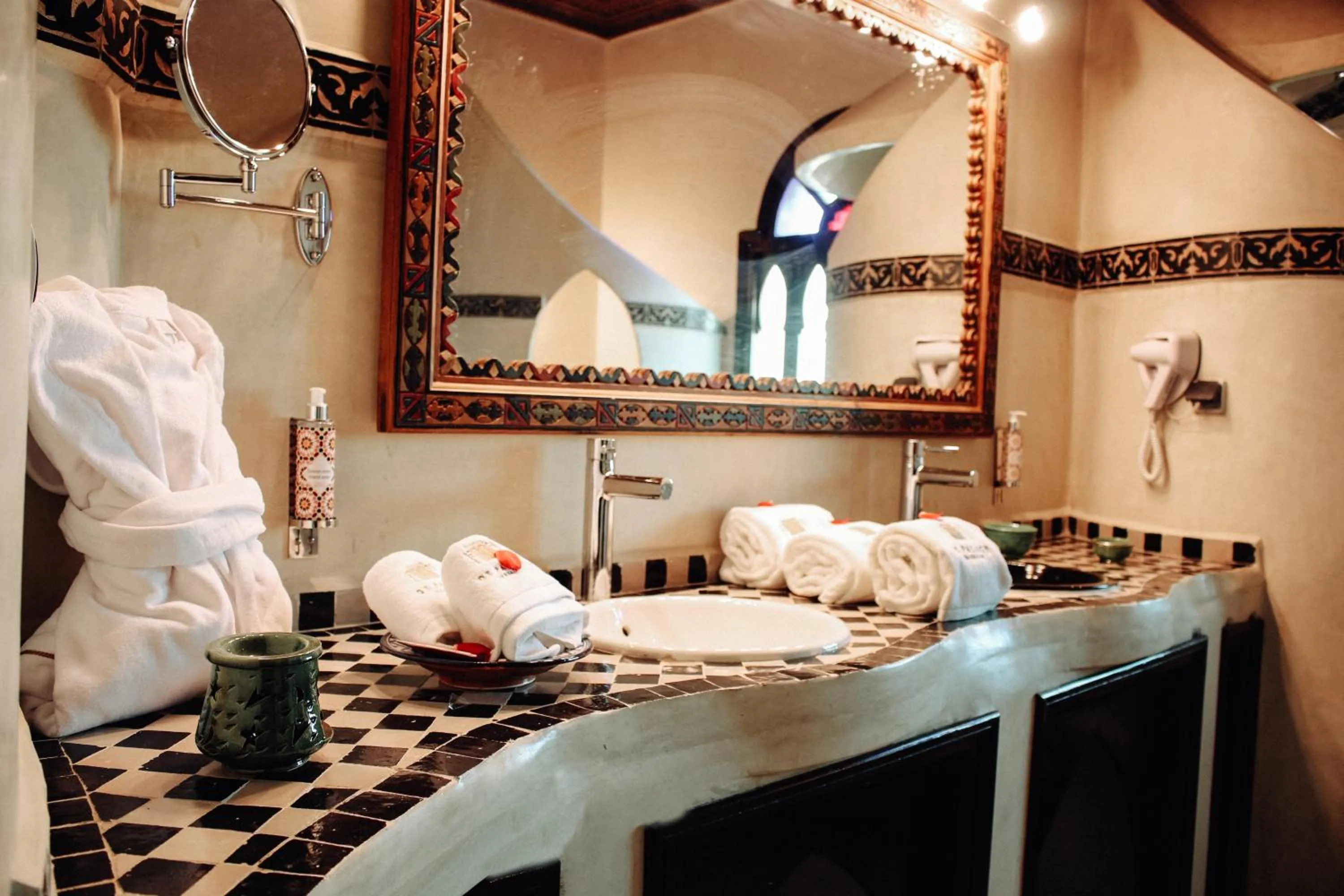 Bathroom in OZ Palace Ouarzazate & SPA