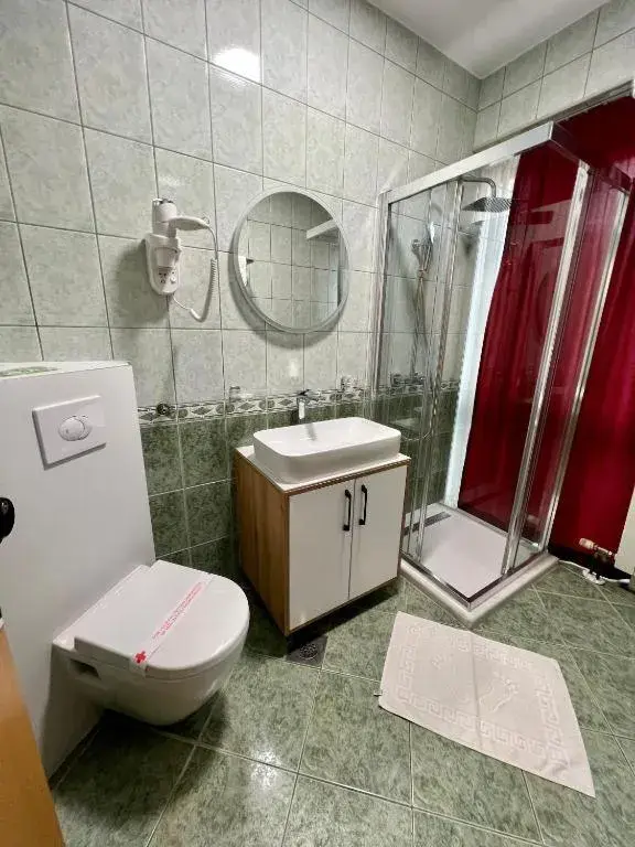 Twin Room with Private Bathroom - single occupancy in Hotel Brkić Sarajevo Airport - Free Parking Twin Room with Private Bathroom - single occupancy in Hotel Brkić Sarajevo Airport - Free Parking