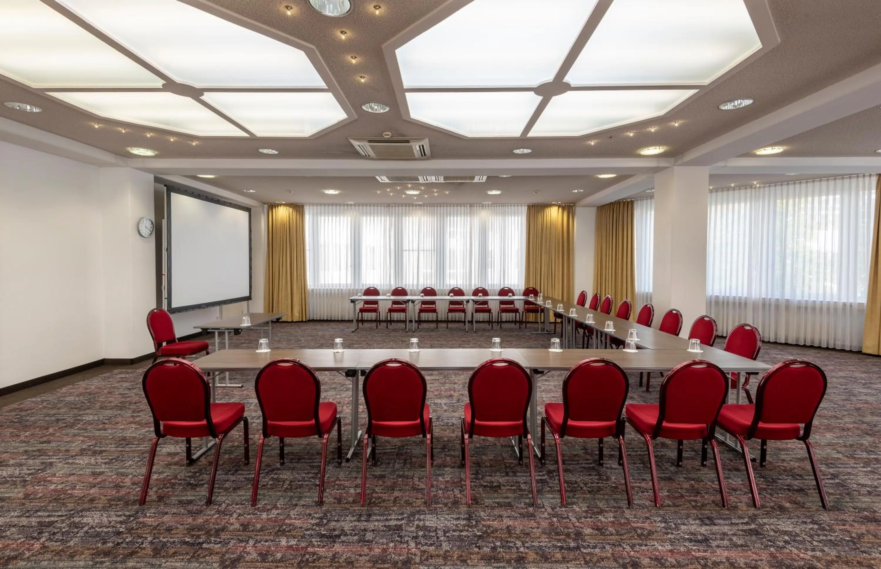Meeting/conference room in Holiday Inn Munich Unterhaching by IHG