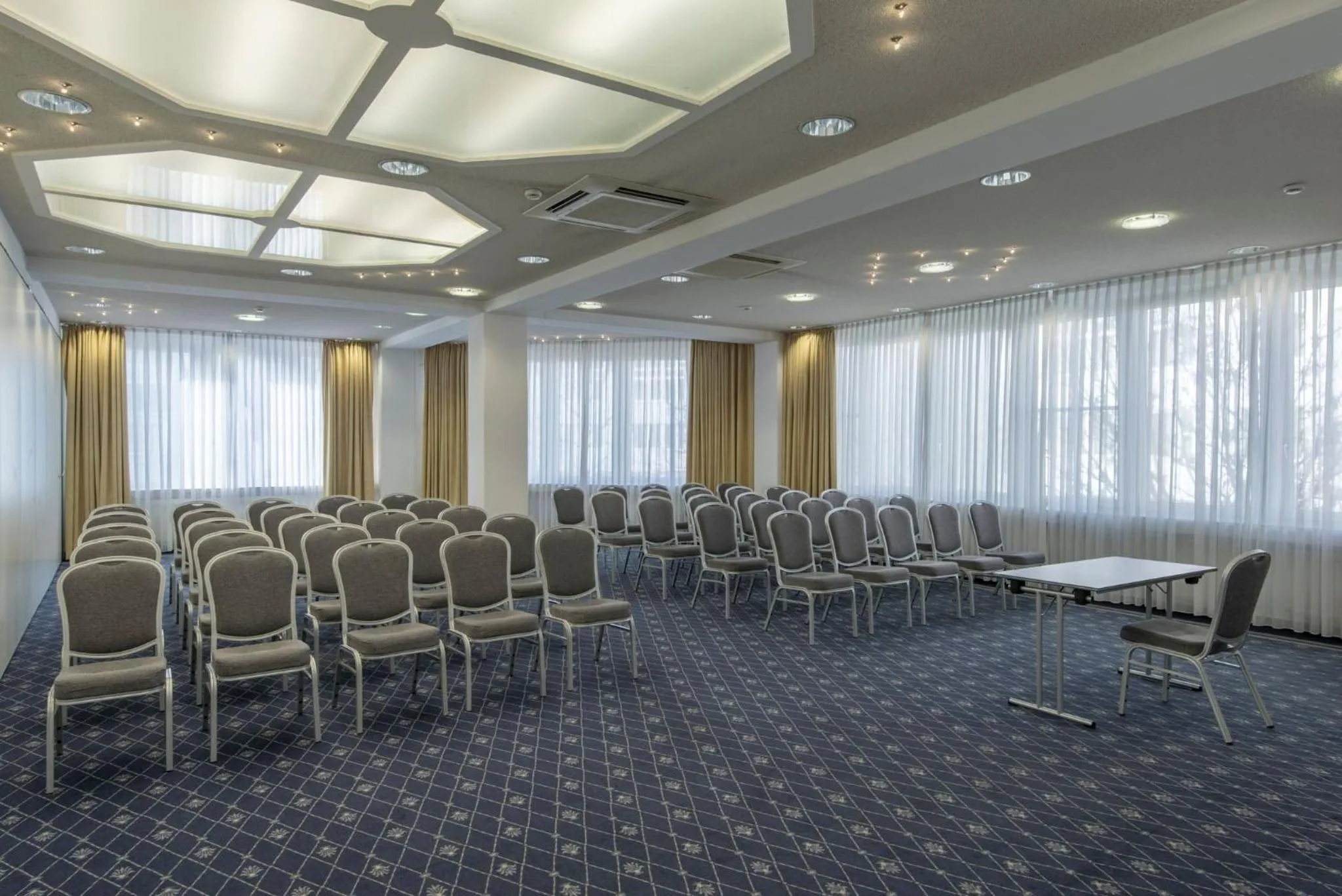 Meeting/conference room in Holiday Inn Munich Unterhaching by IHG