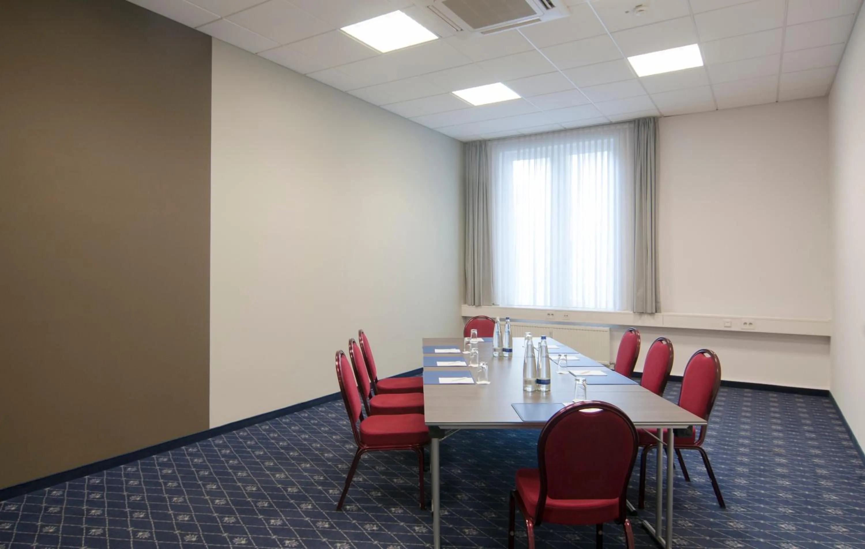 Meeting/conference room in Holiday Inn Munich Unterhaching by IHG