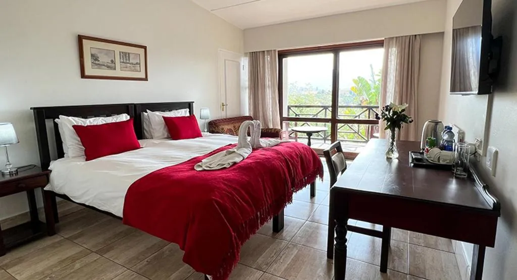 Bed in Far Hills Country Hotel