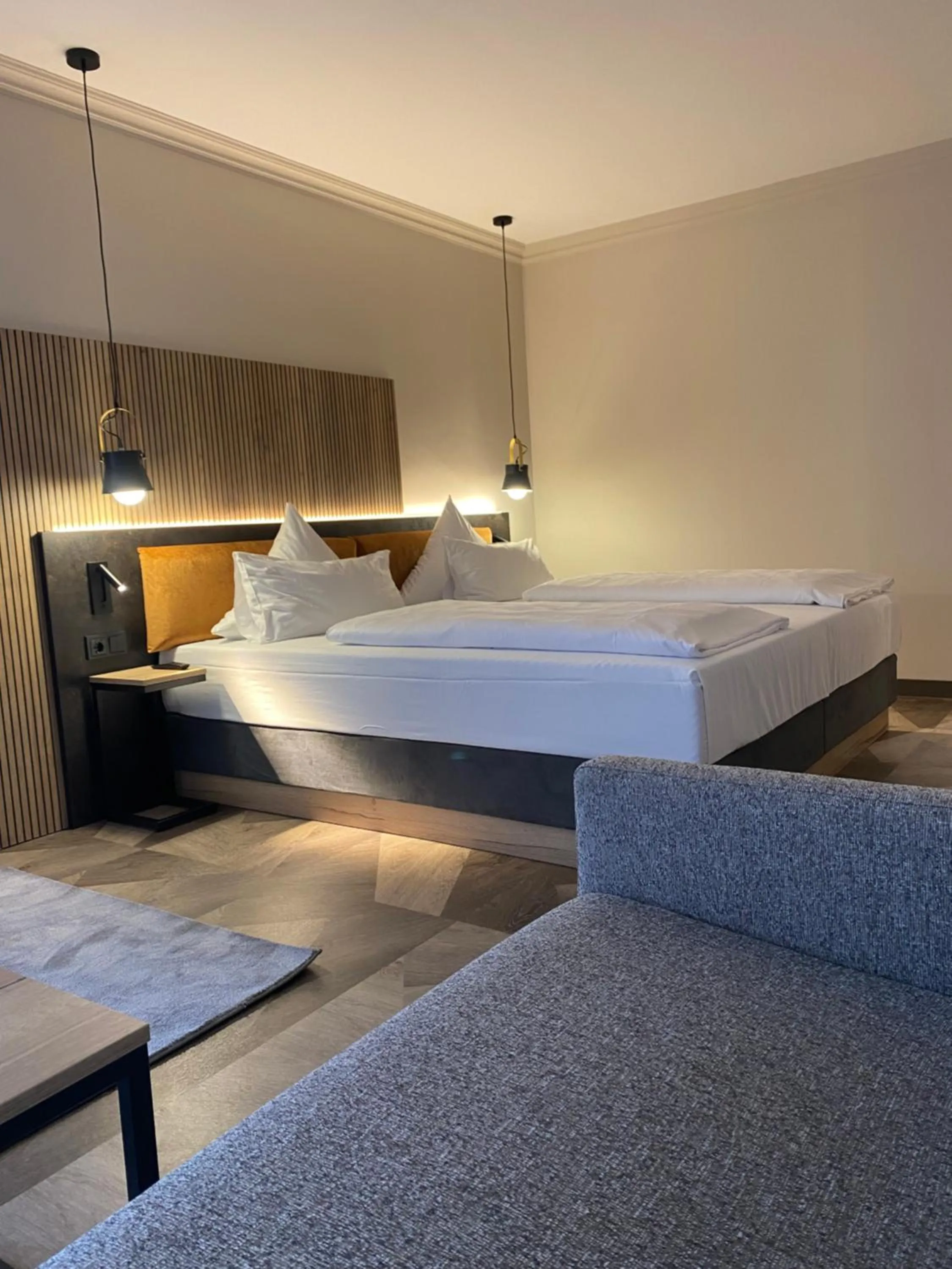 Bedroom, Bed in Olymp Munich