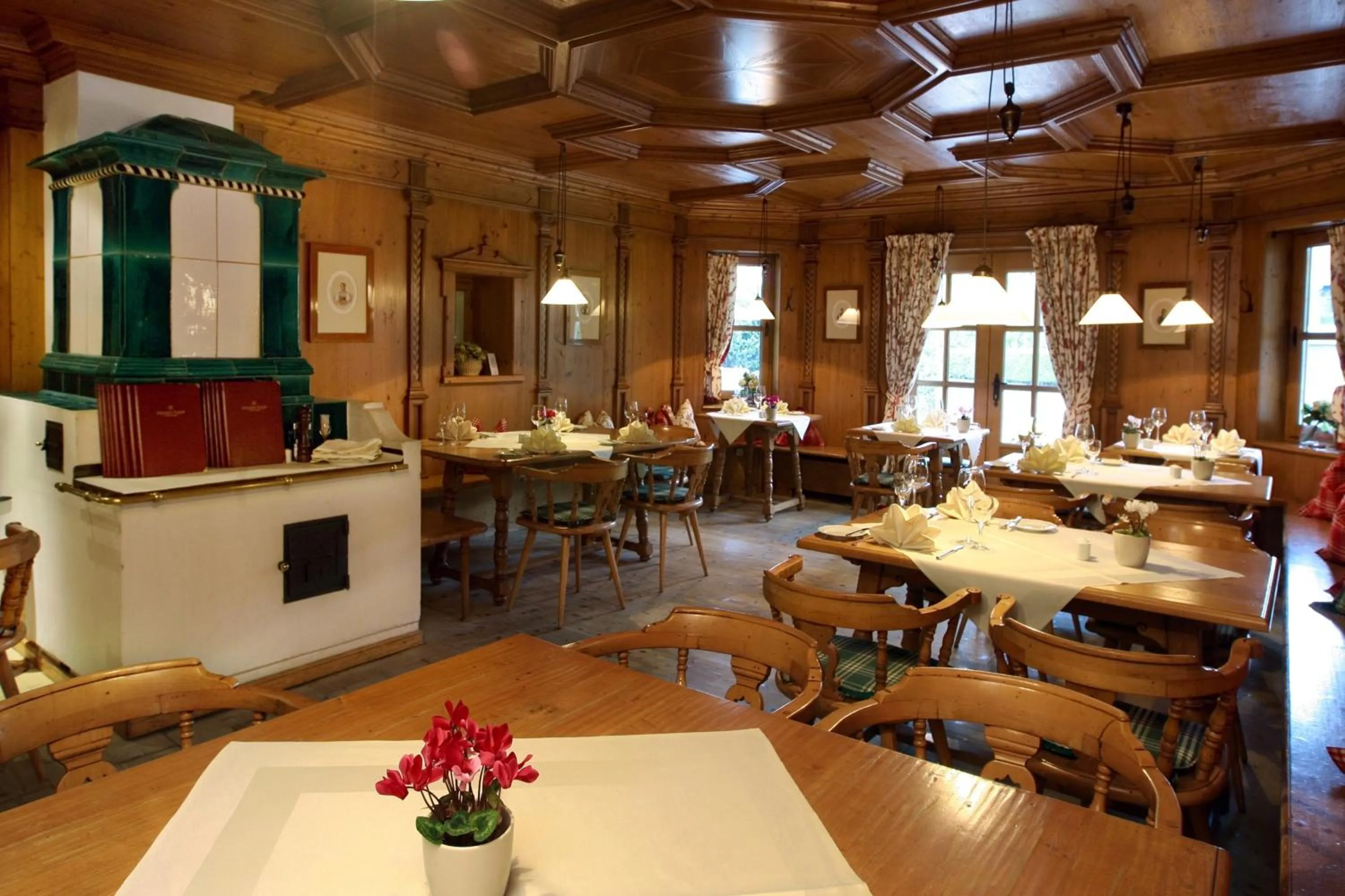 Restaurant/places to eat in Olymp Munich