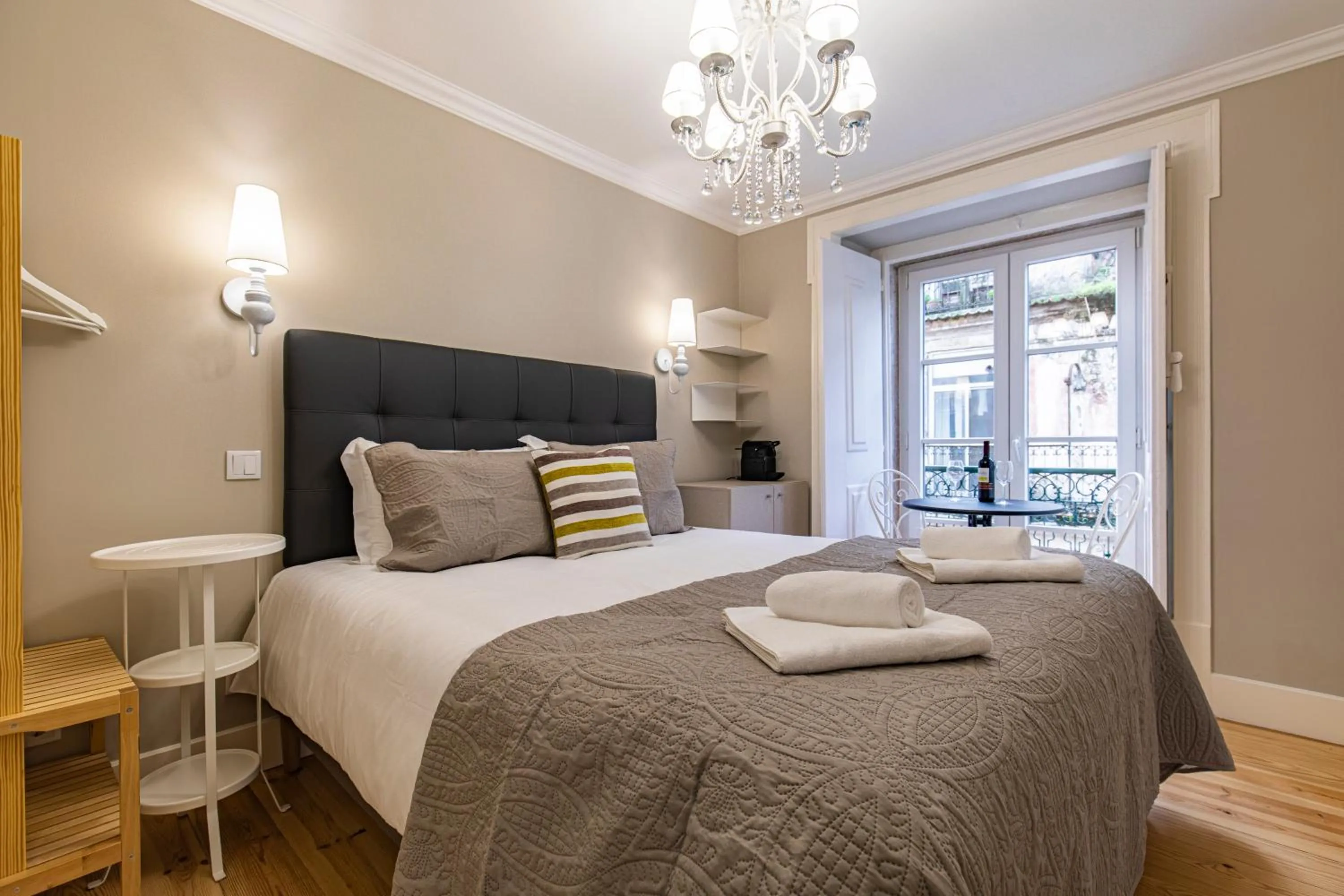 Bed in LovelyStay - Charming Douradoures I