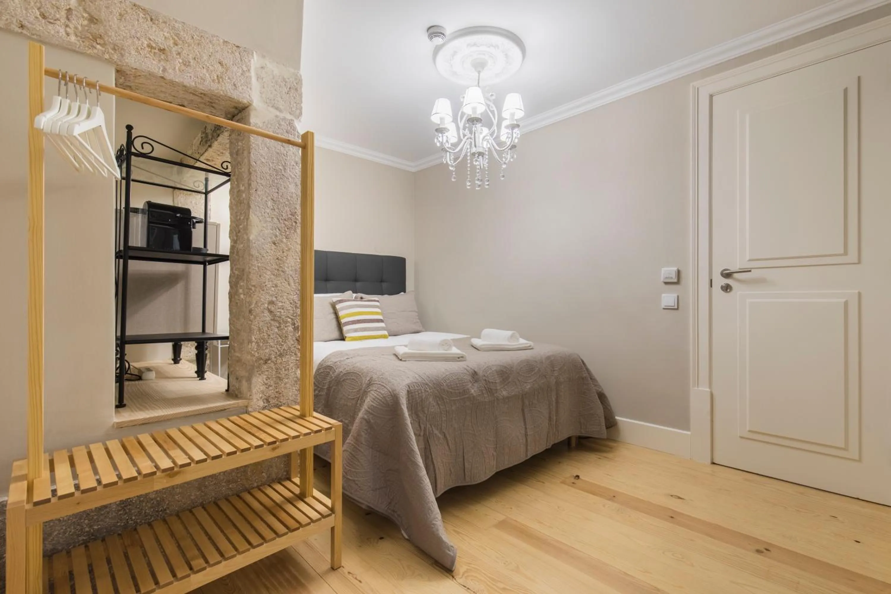 Photo of the whole room, Bed in LovelyStay - Charming Douradoures I