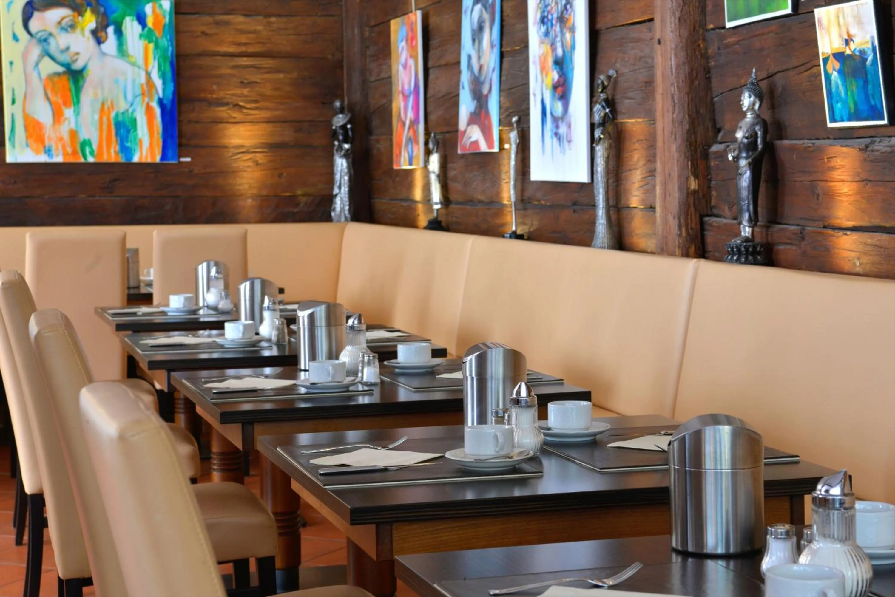 Restaurant/places to eat in ARTHOTEL Haar