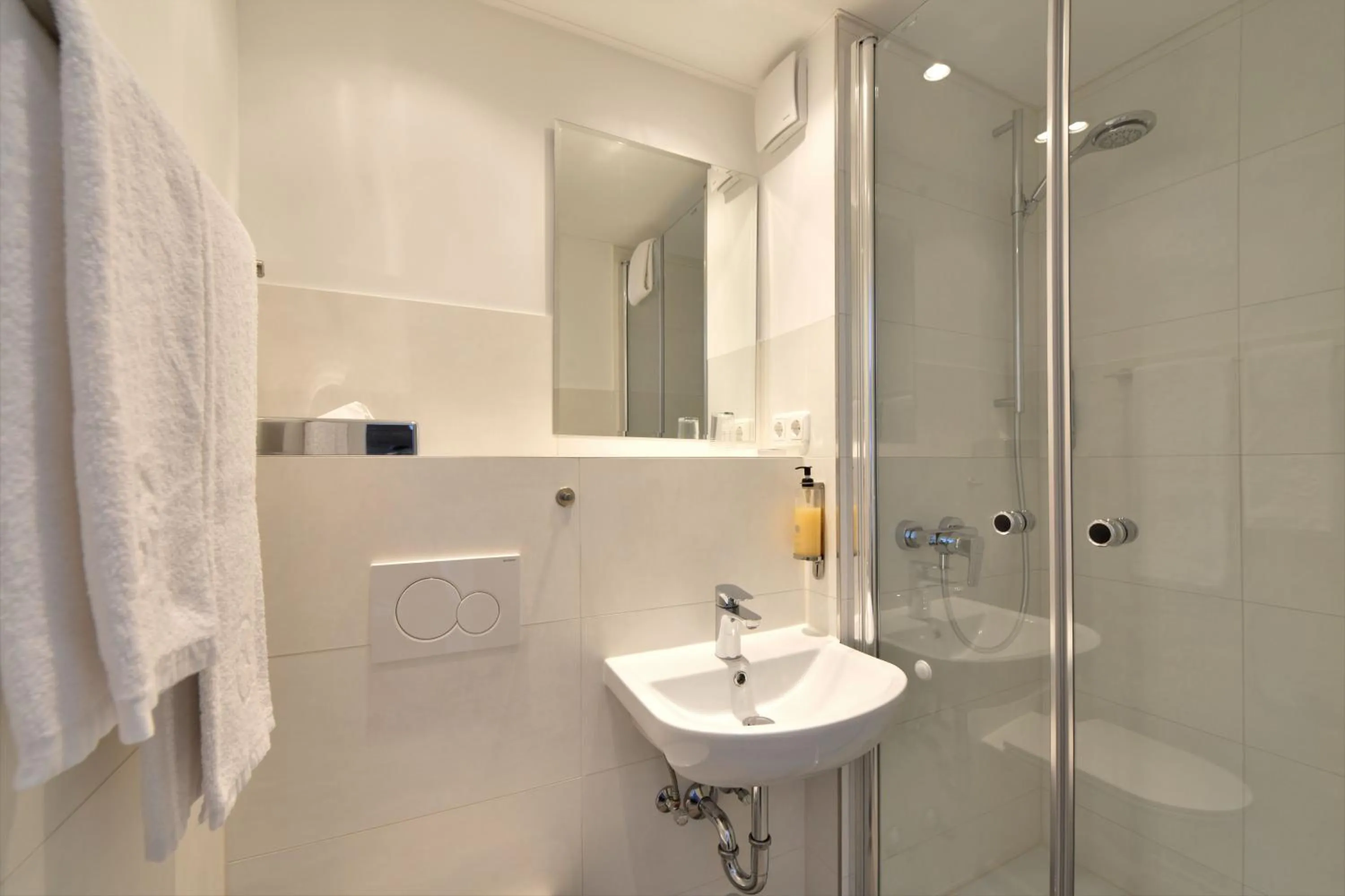 Bathroom in ARTHOTEL Haar