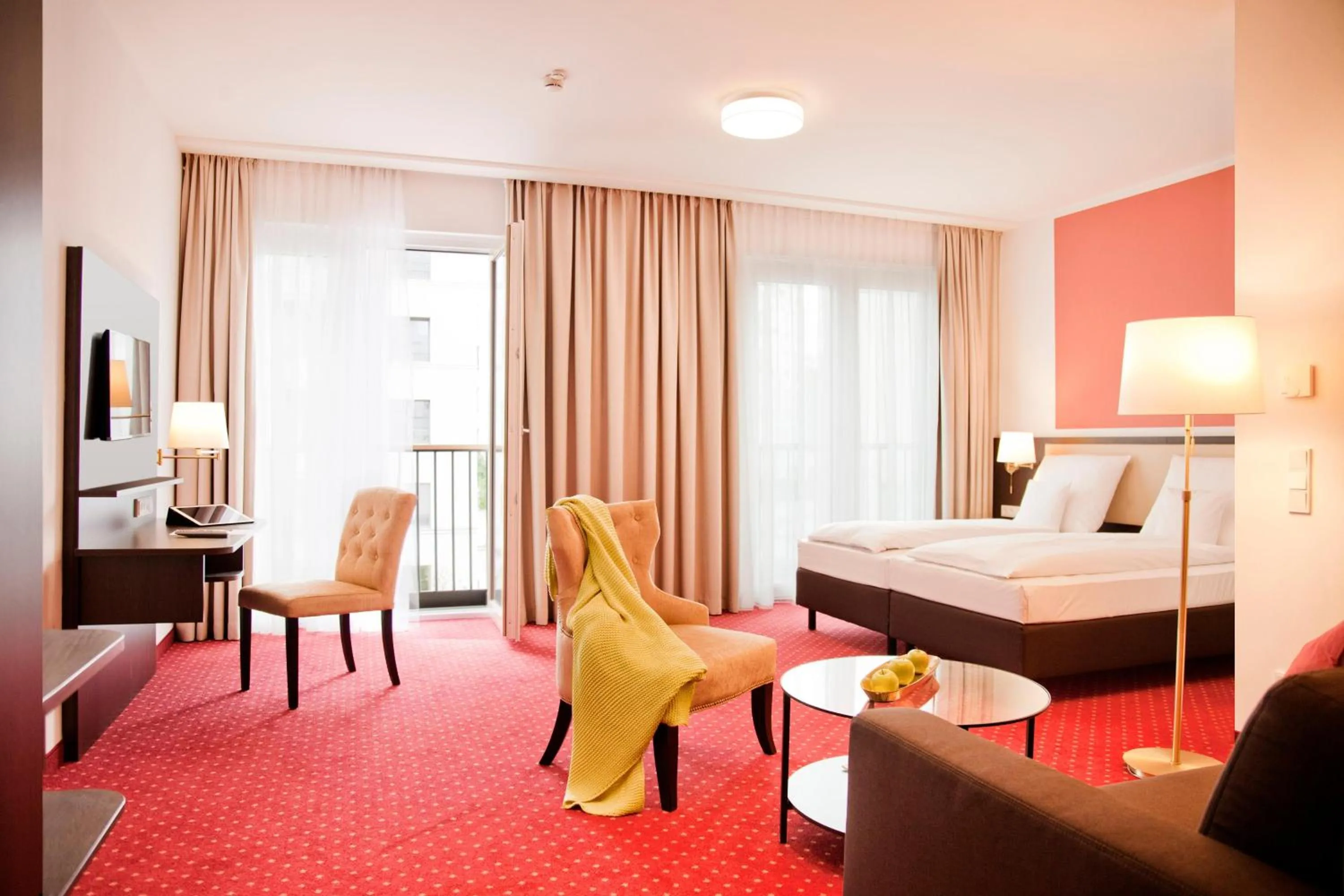 Photo of the whole room, Bed in Gold Palais Hotel