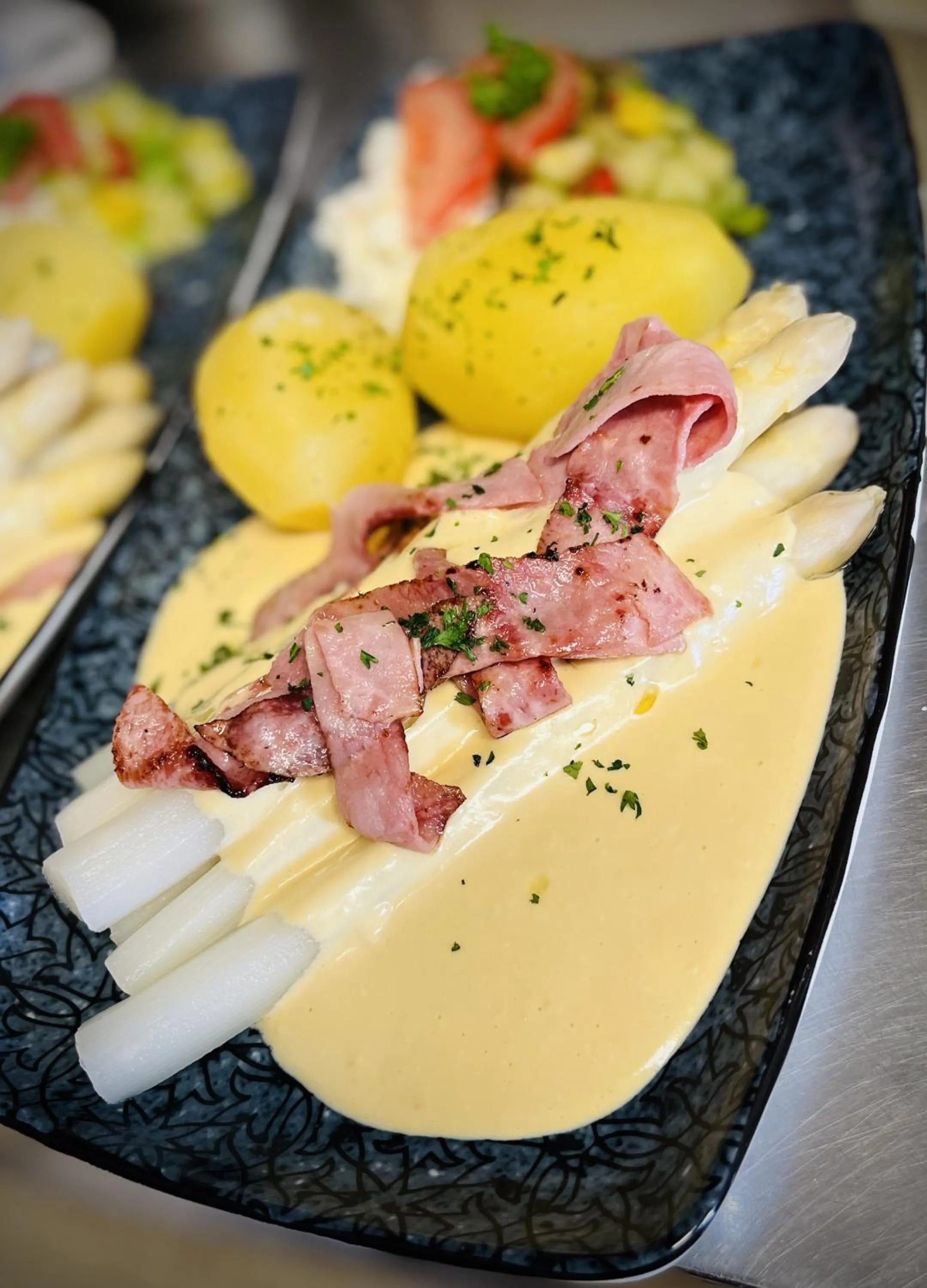 Restaurant/places to eat in Gasthof Hotel Bräustübl und Haus Boutique