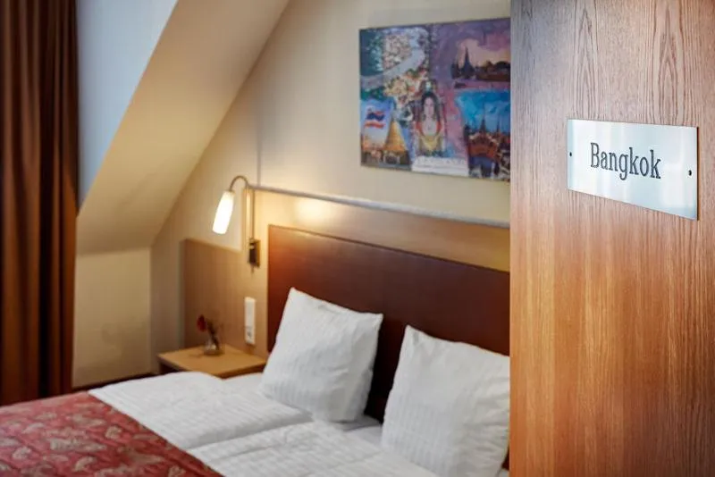 Decorative detail, Bed in Hotel Imperial Düsseldorf Superior - Sure Collection by Best Western