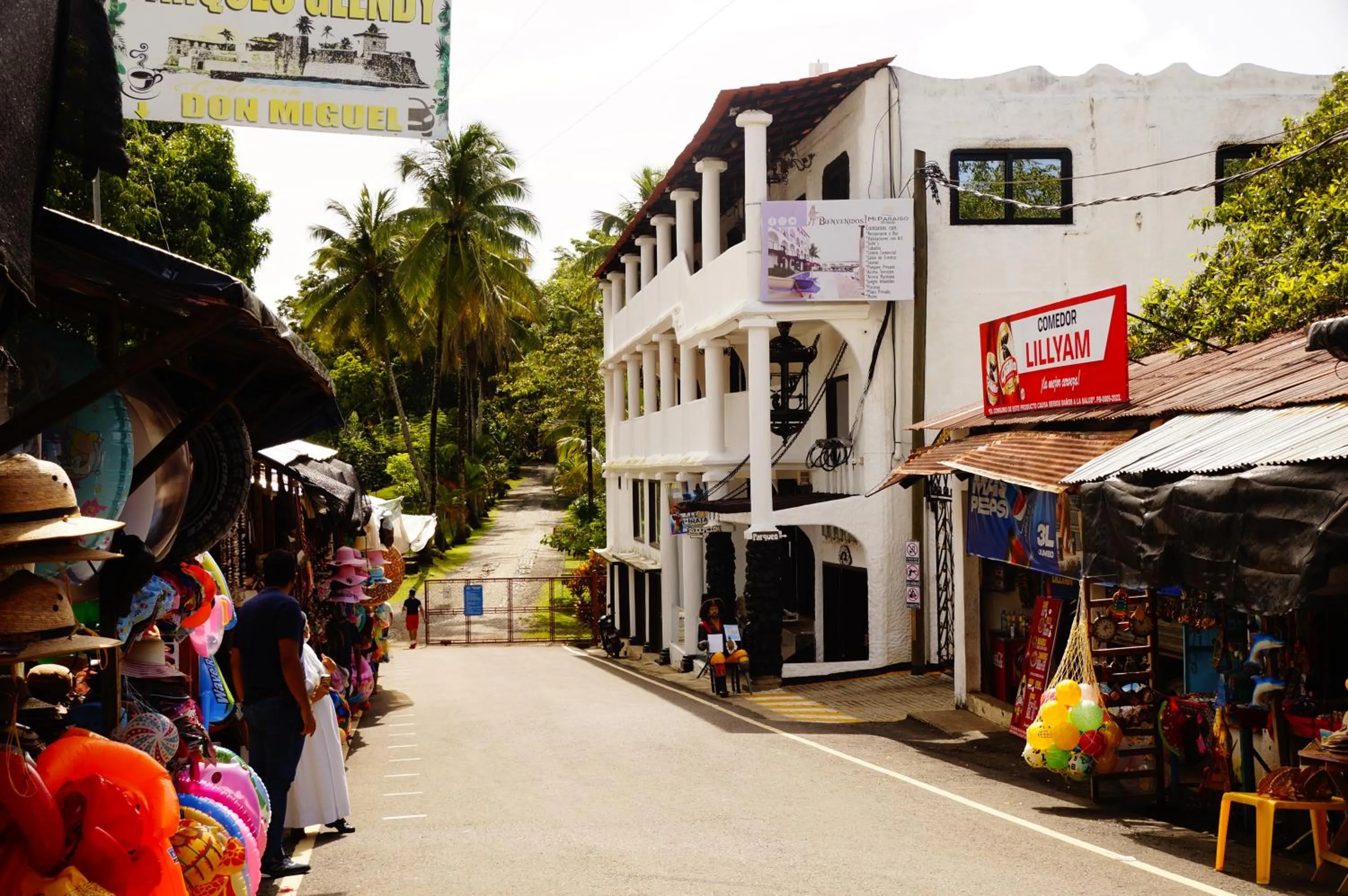 Property building in Hotel Mi Paraíso Río Dulce