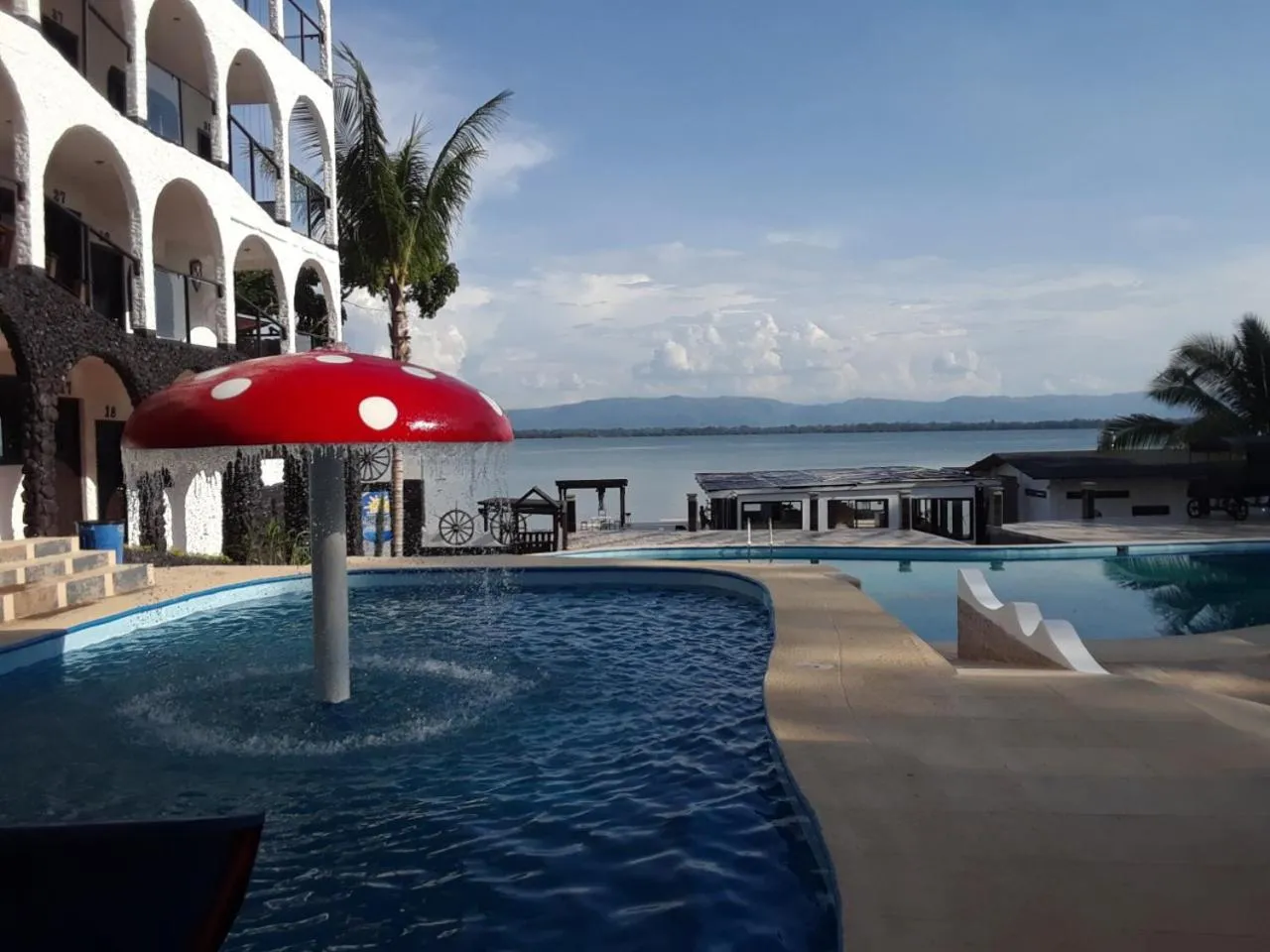 Property building in Hotel Mi Paraíso Río Dulce