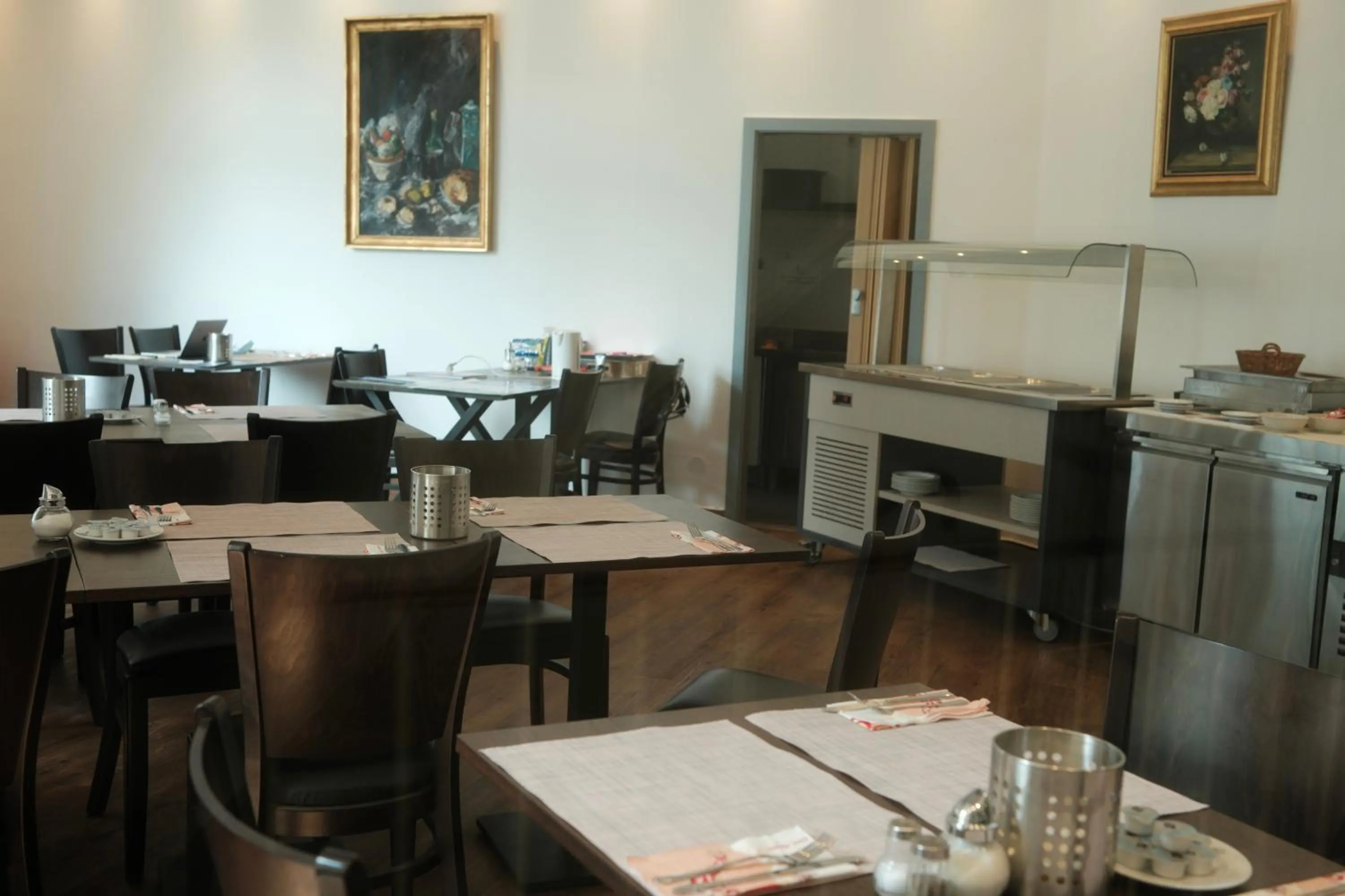 Restaurant/places to eat in Hotel Residenz Duesseldorf