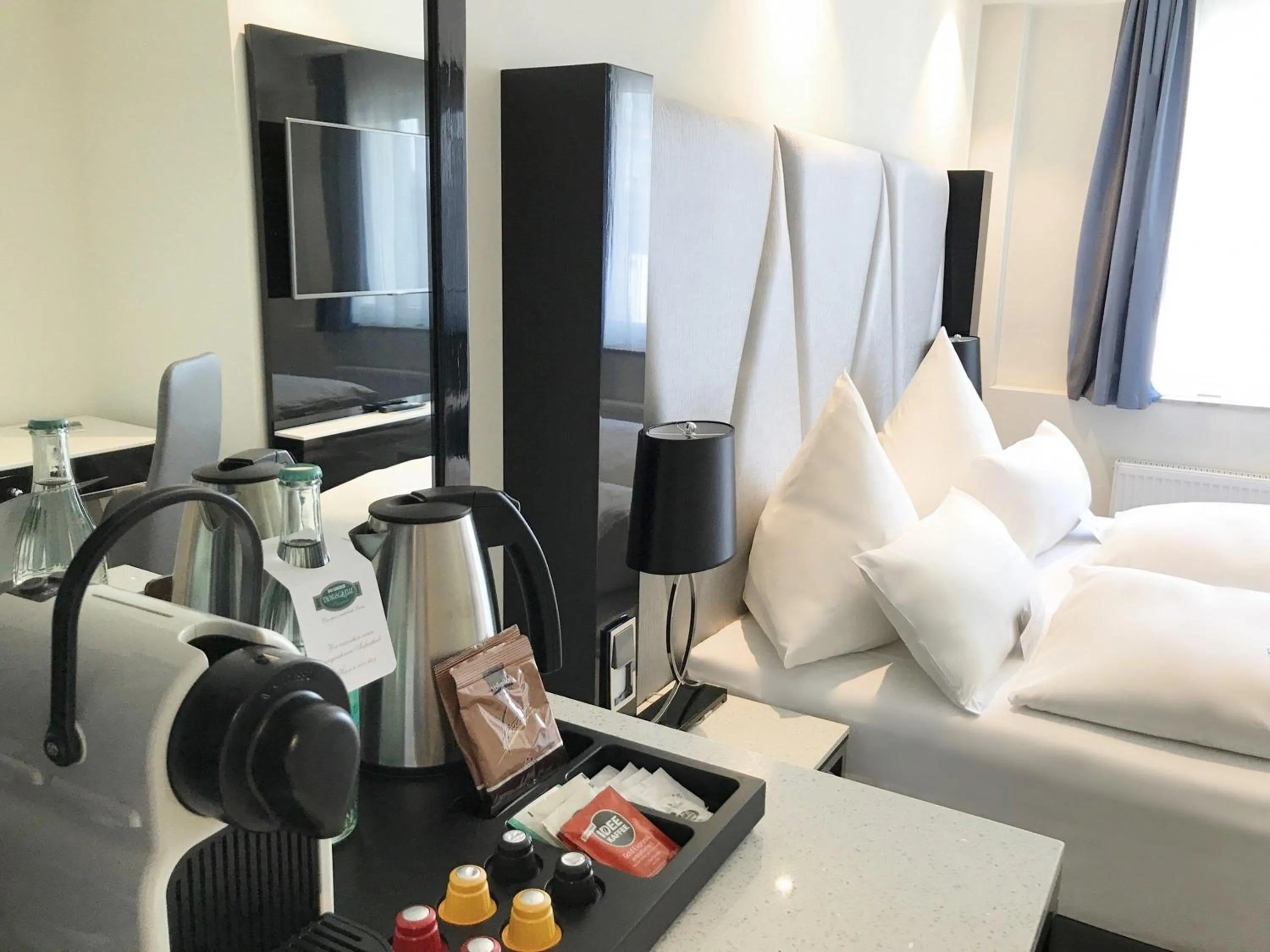 Bedroom in Mercure Hotel Kaiserhof City Center