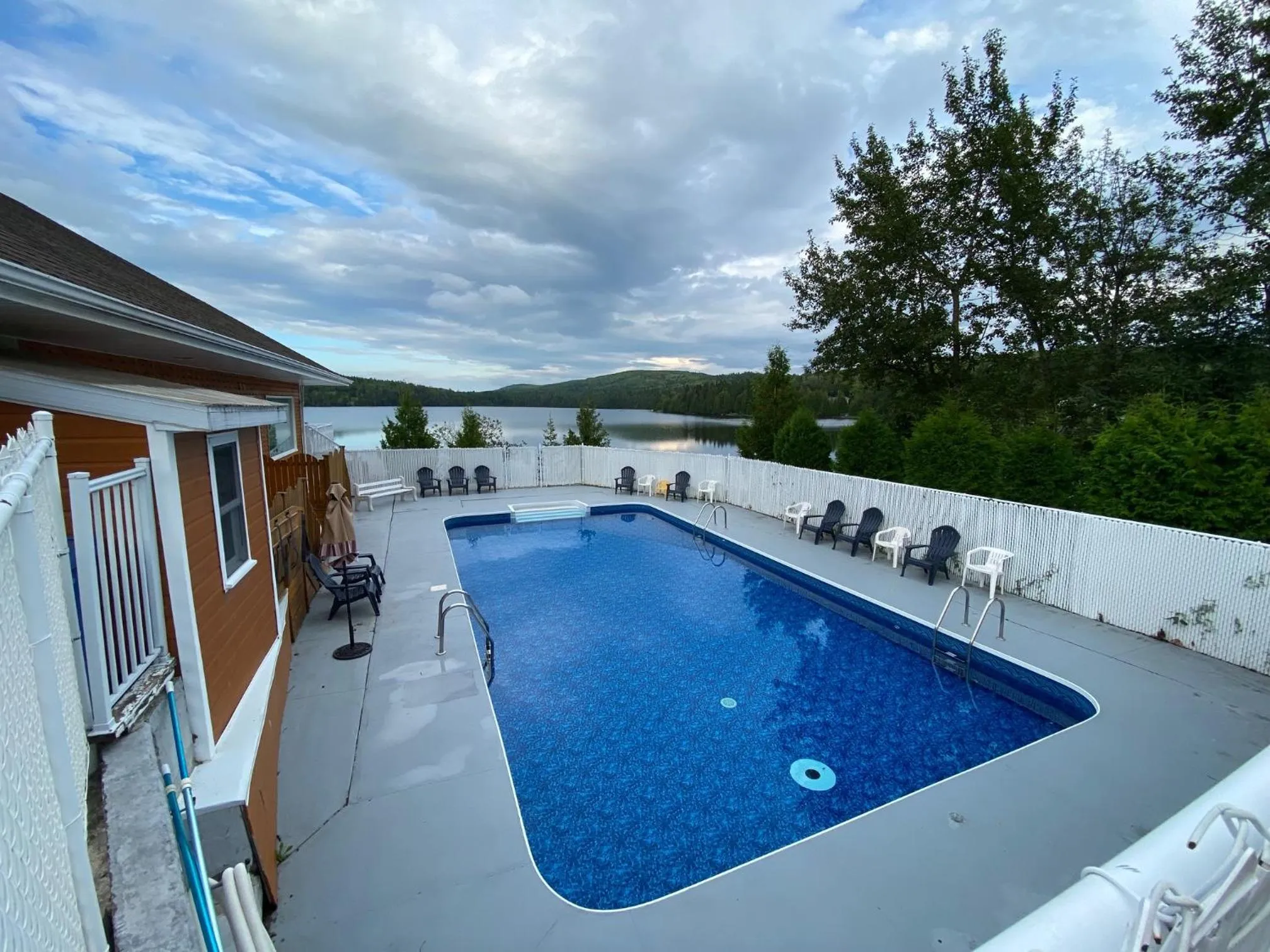 Swimming pool in Auberge Du Lac Malcom