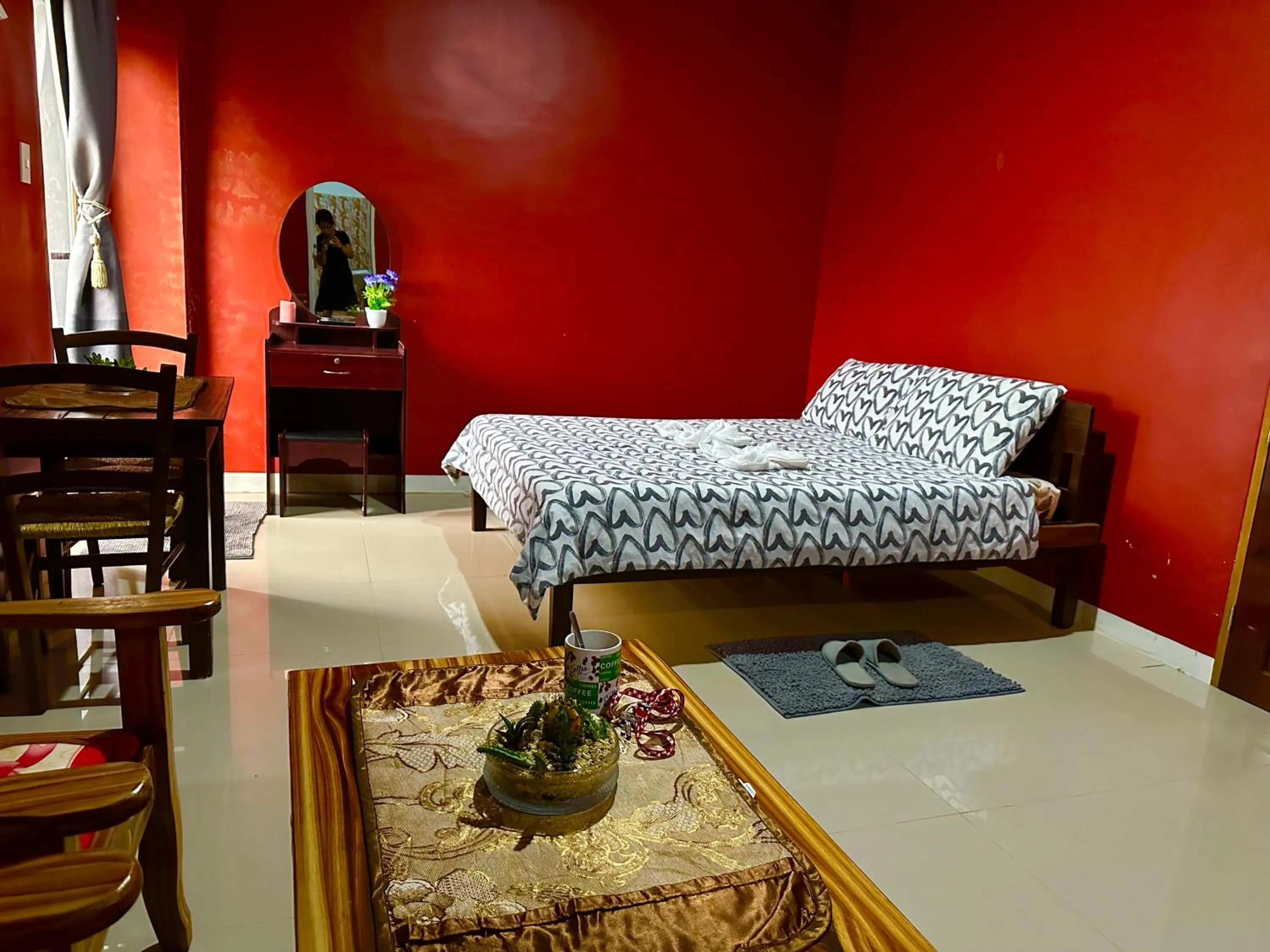 Bed in Rozay Travellers Inn