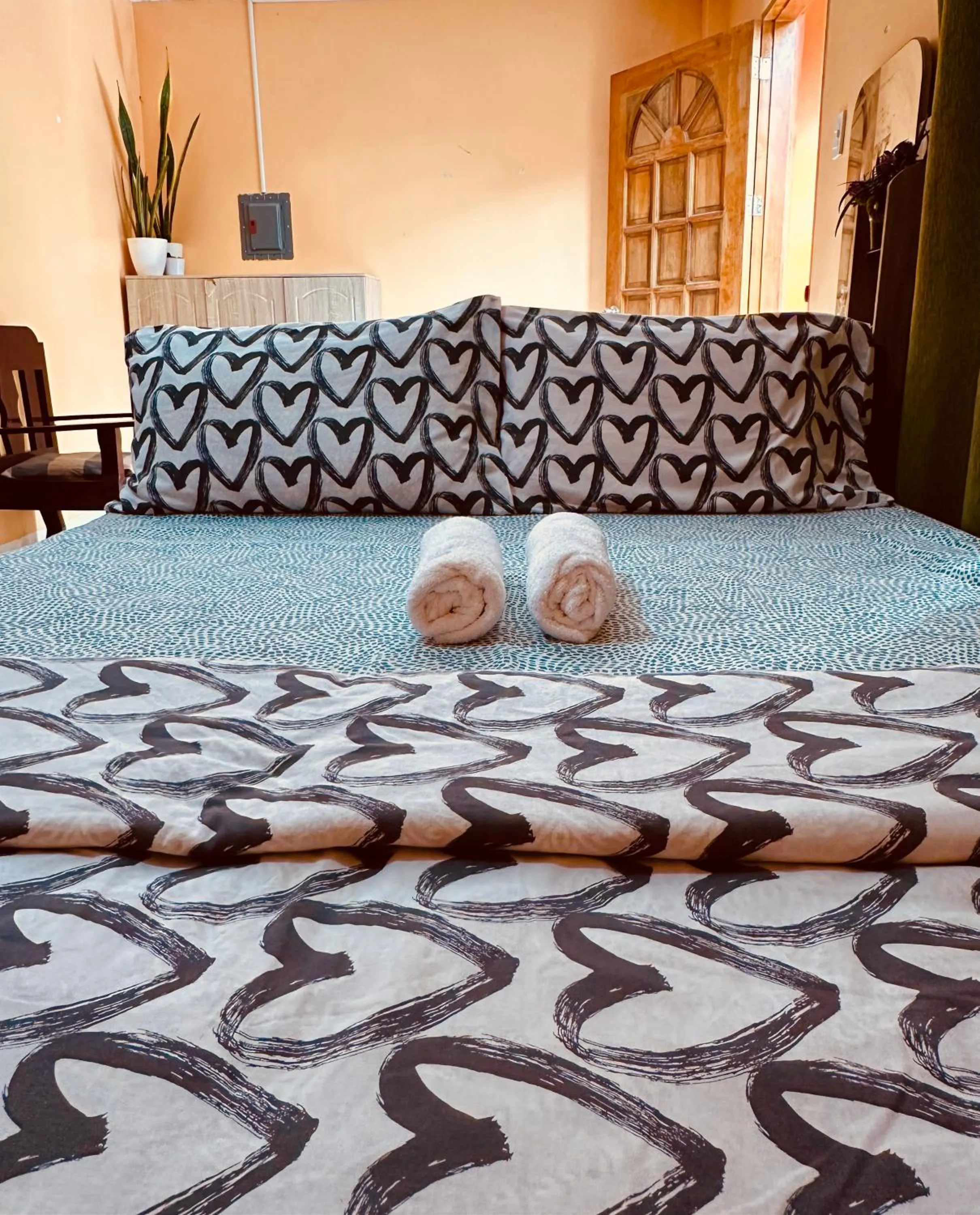 Bed in Rozay Travellers Inn