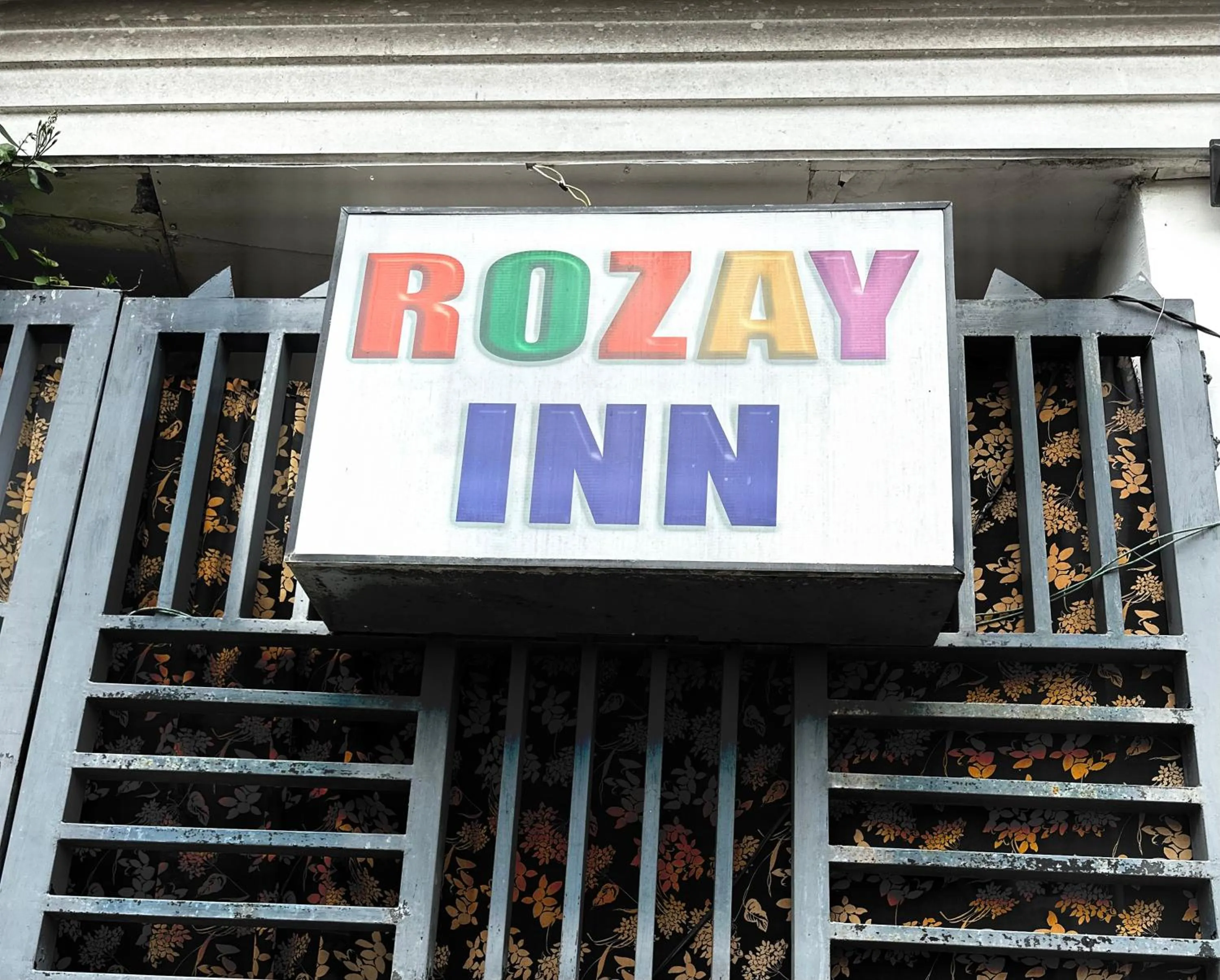 Property logo or sign in Rozay Travellers Inn