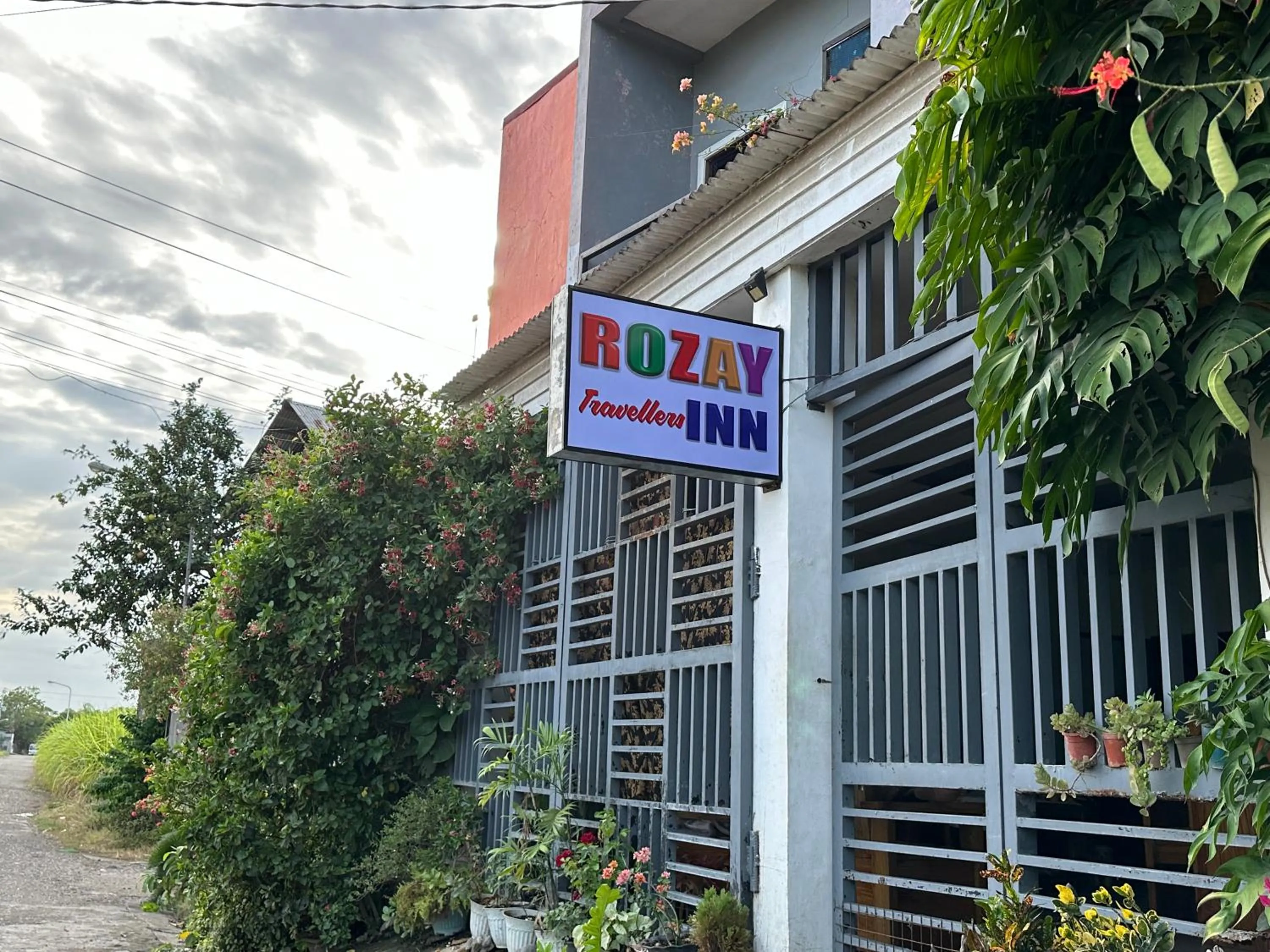 Rozay Travellers Inn