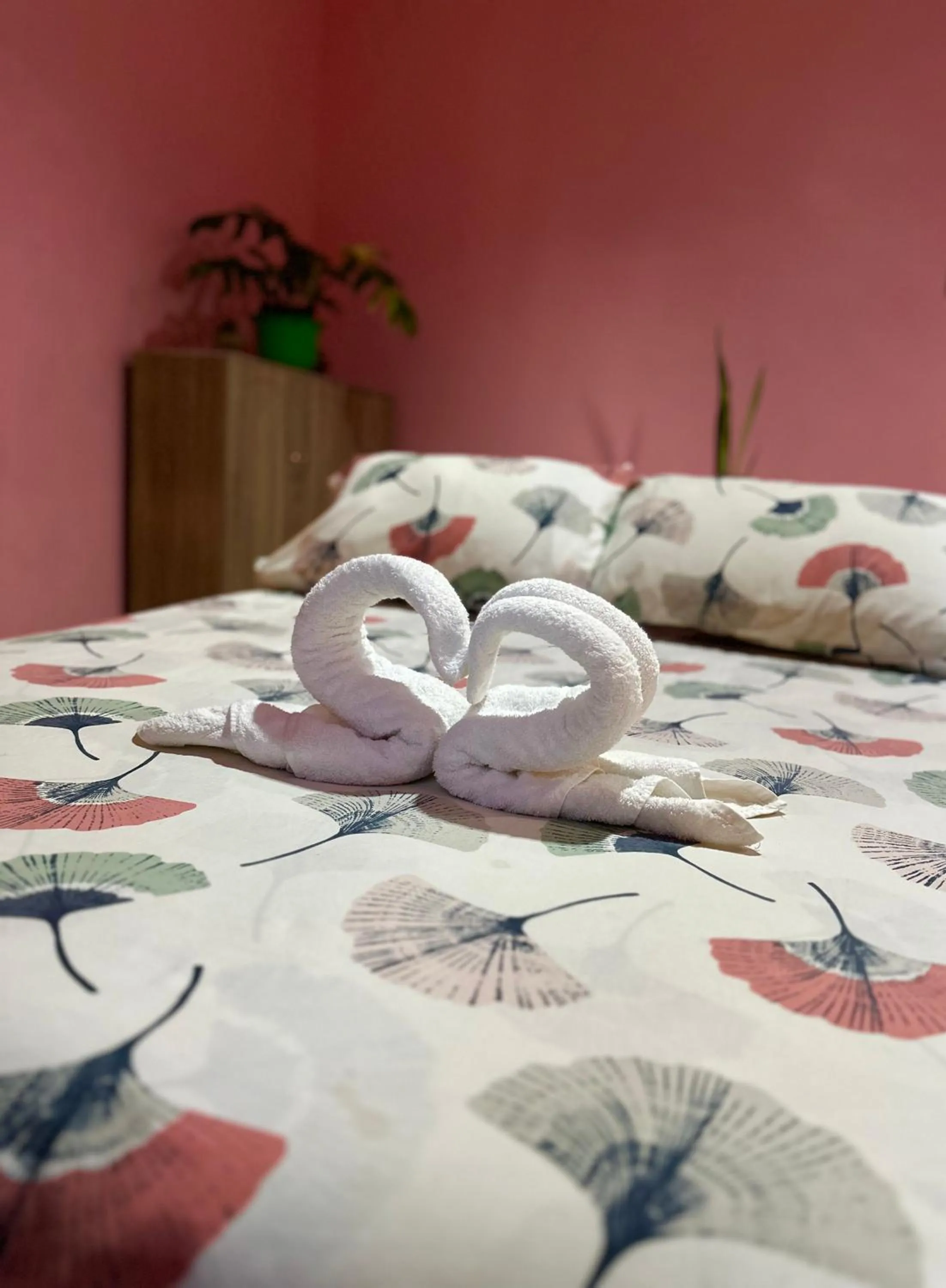 Bed in Rozay Travellers Inn