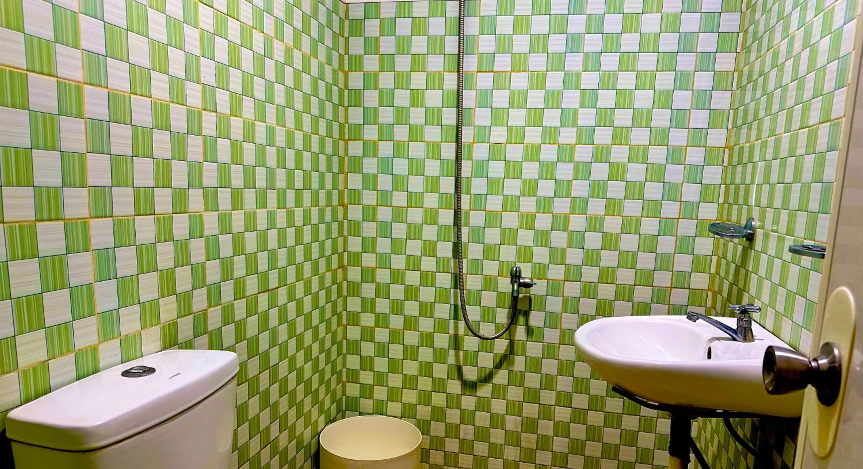 Rozay Travellers Inn