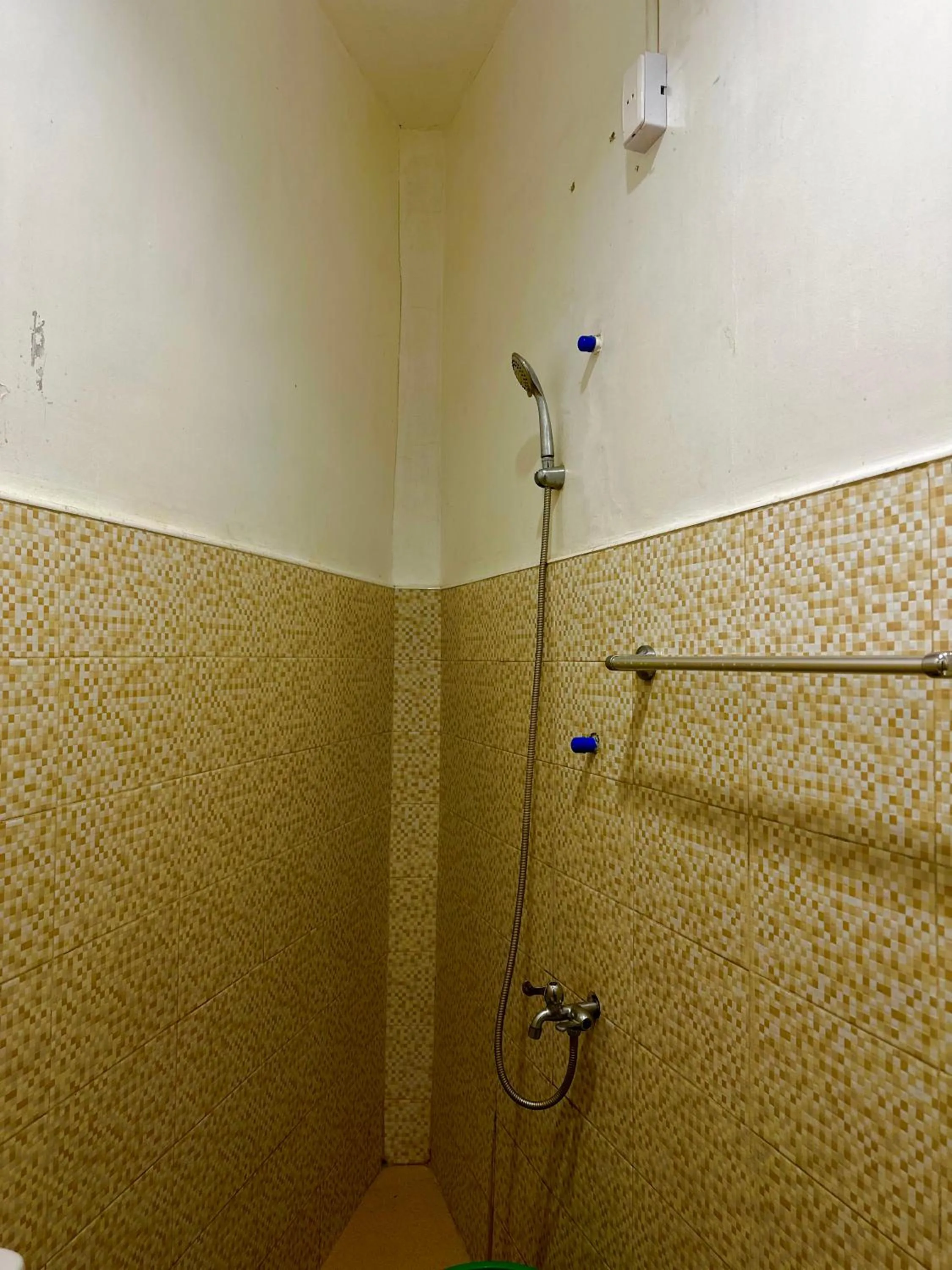 Rozay Travellers Inn