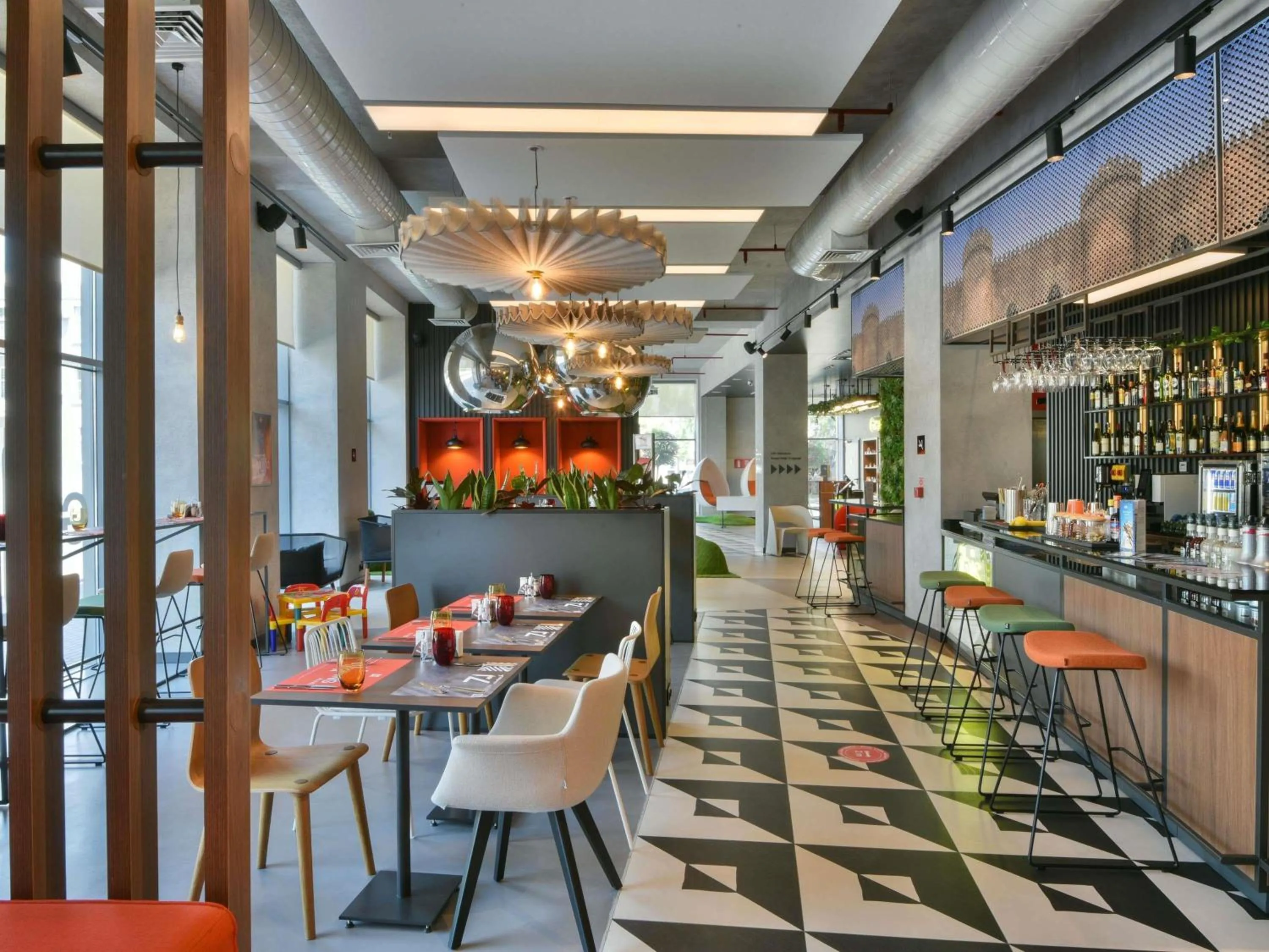 Lounge or bar in ibis Baku City