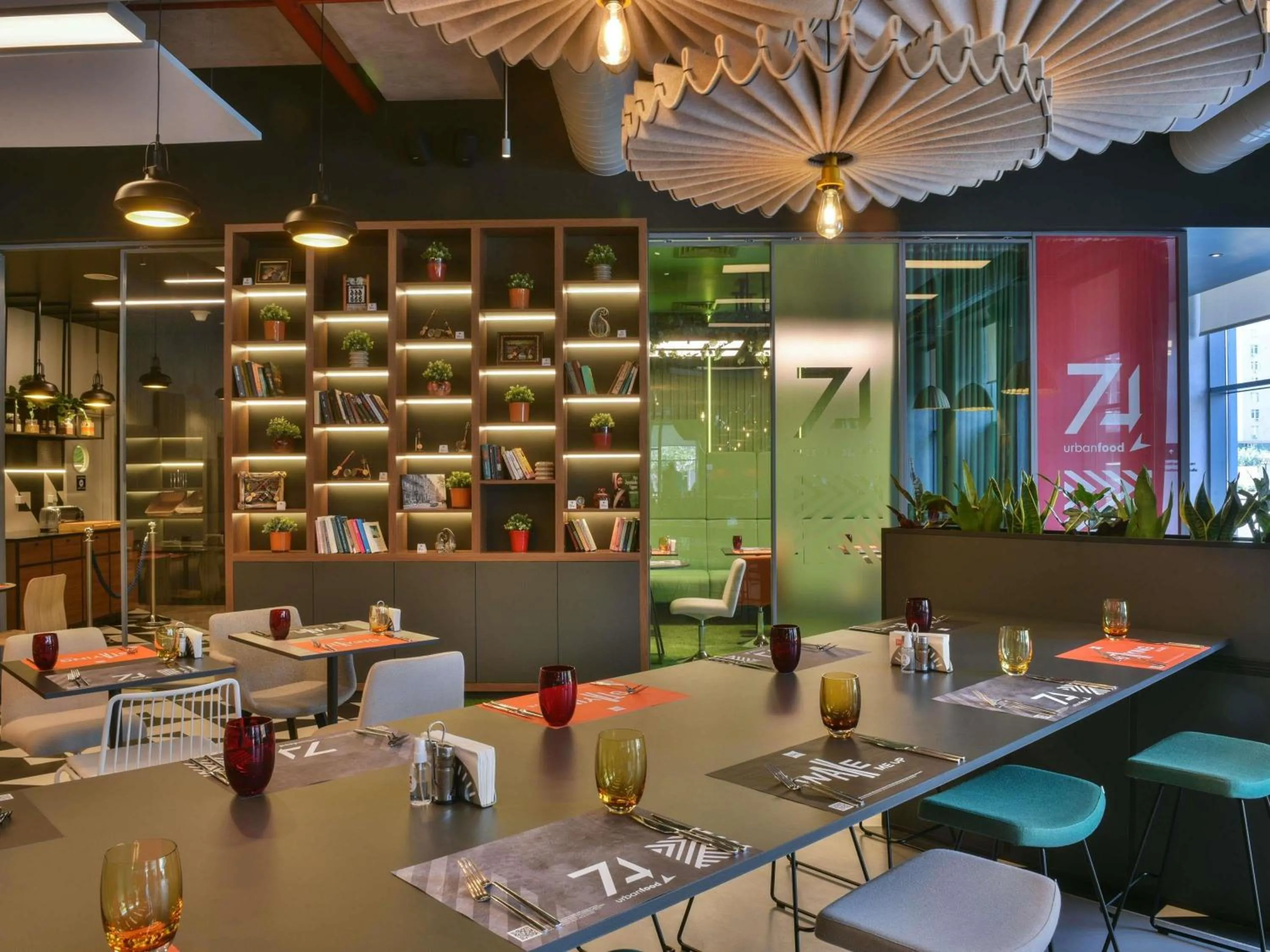 Restaurant/places to eat in ibis Baku City