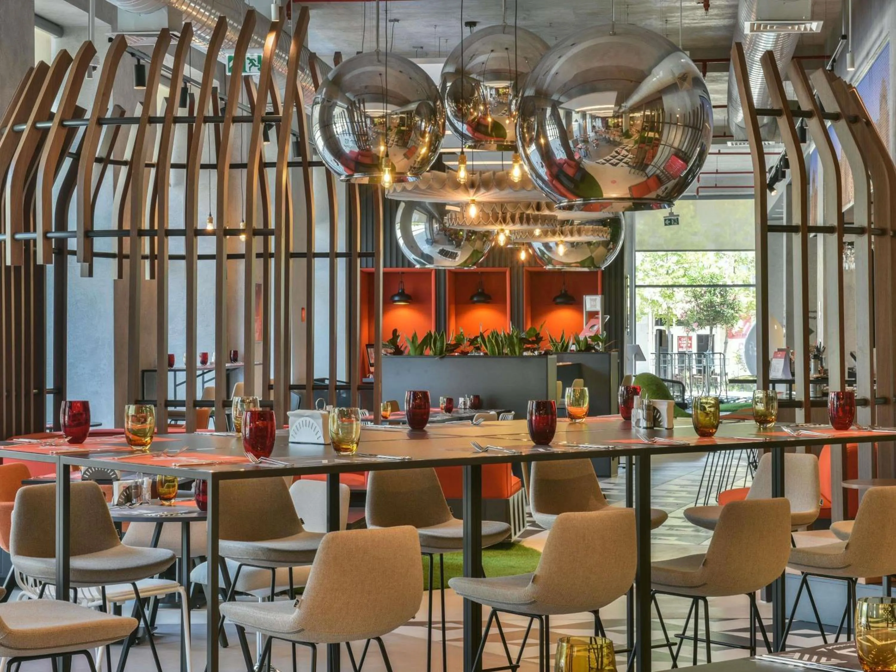 Restaurant/places to eat in ibis Baku City