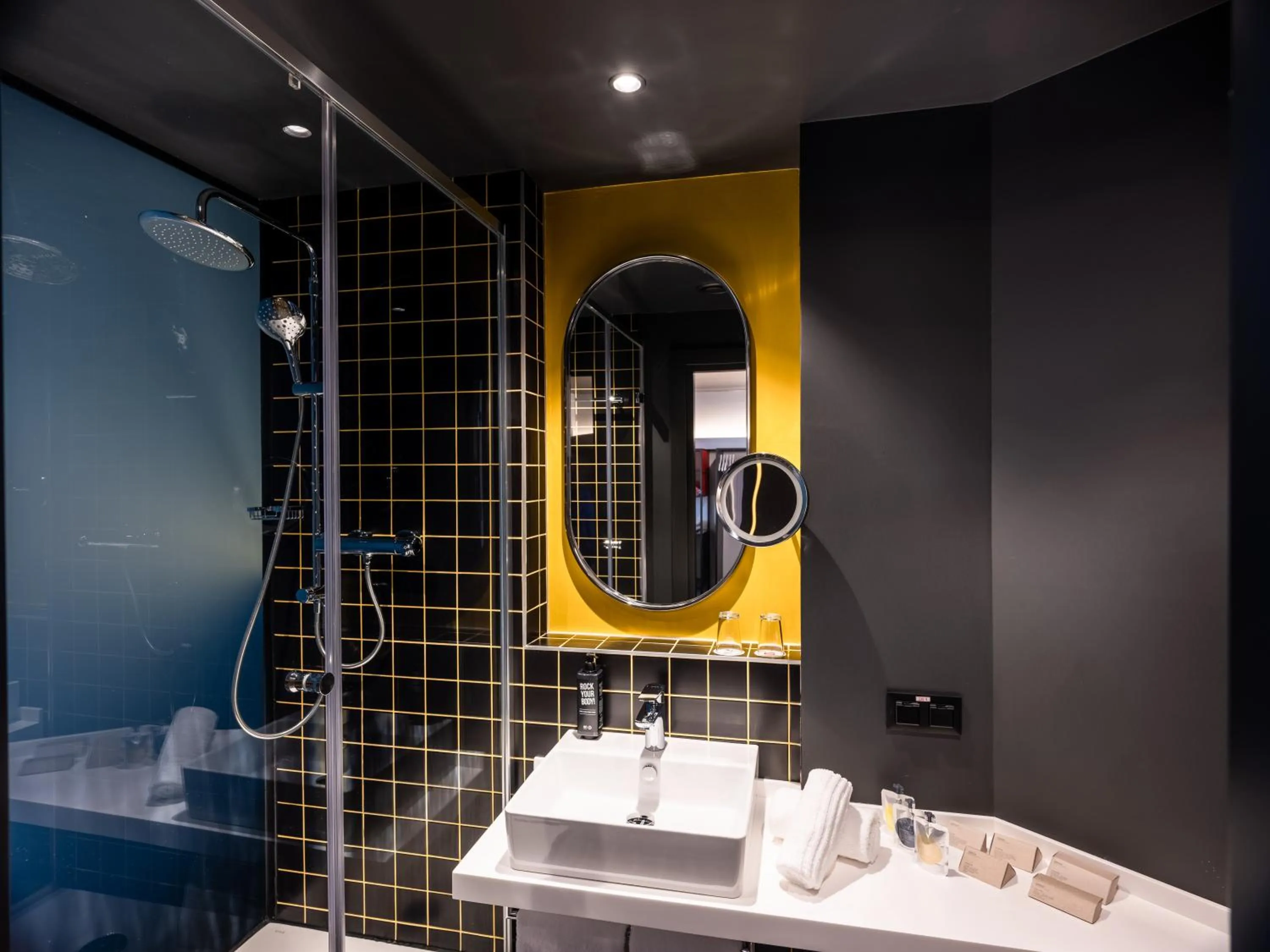 Shower in ibis Baku City