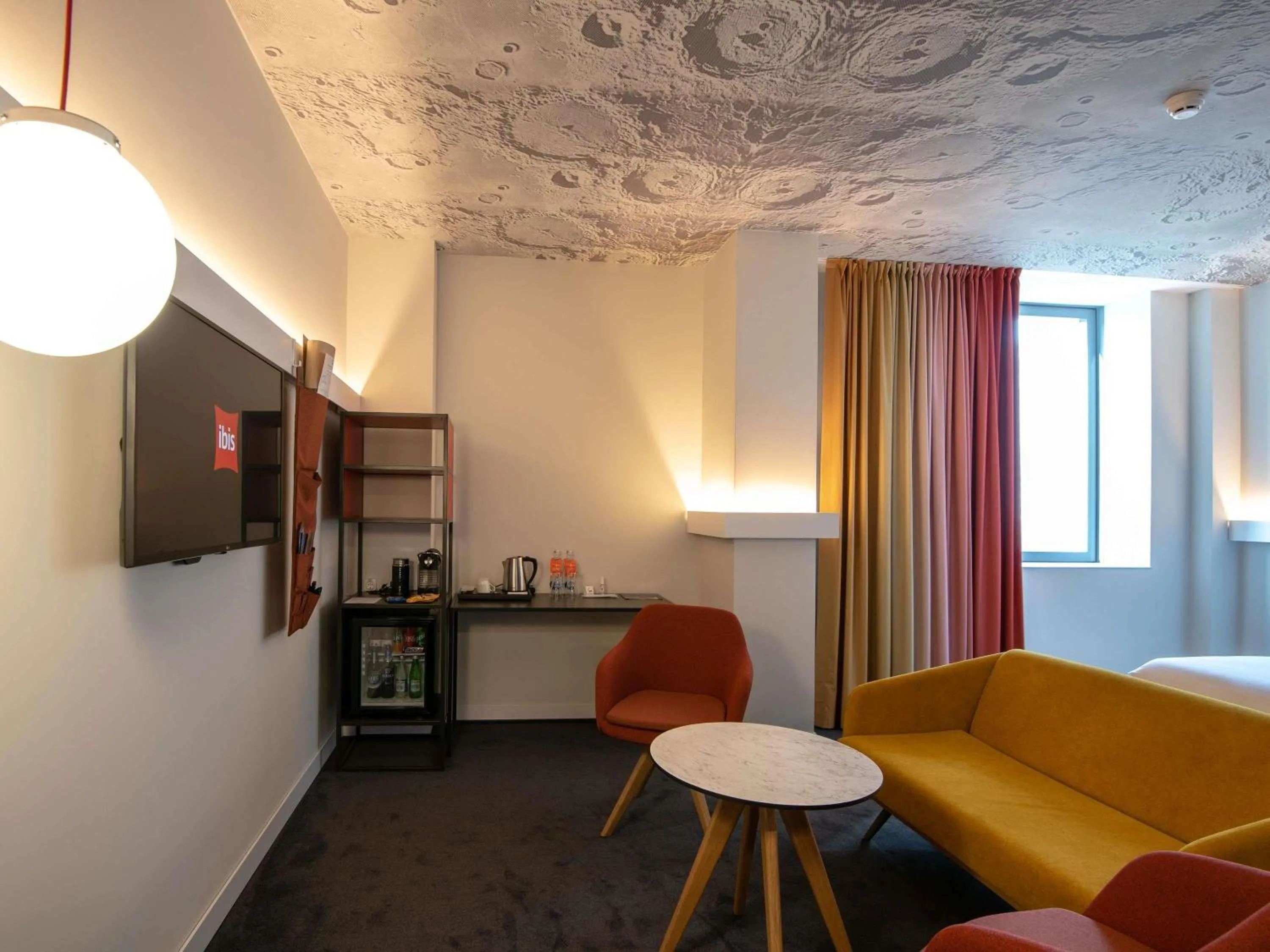 Bedroom in ibis Baku City